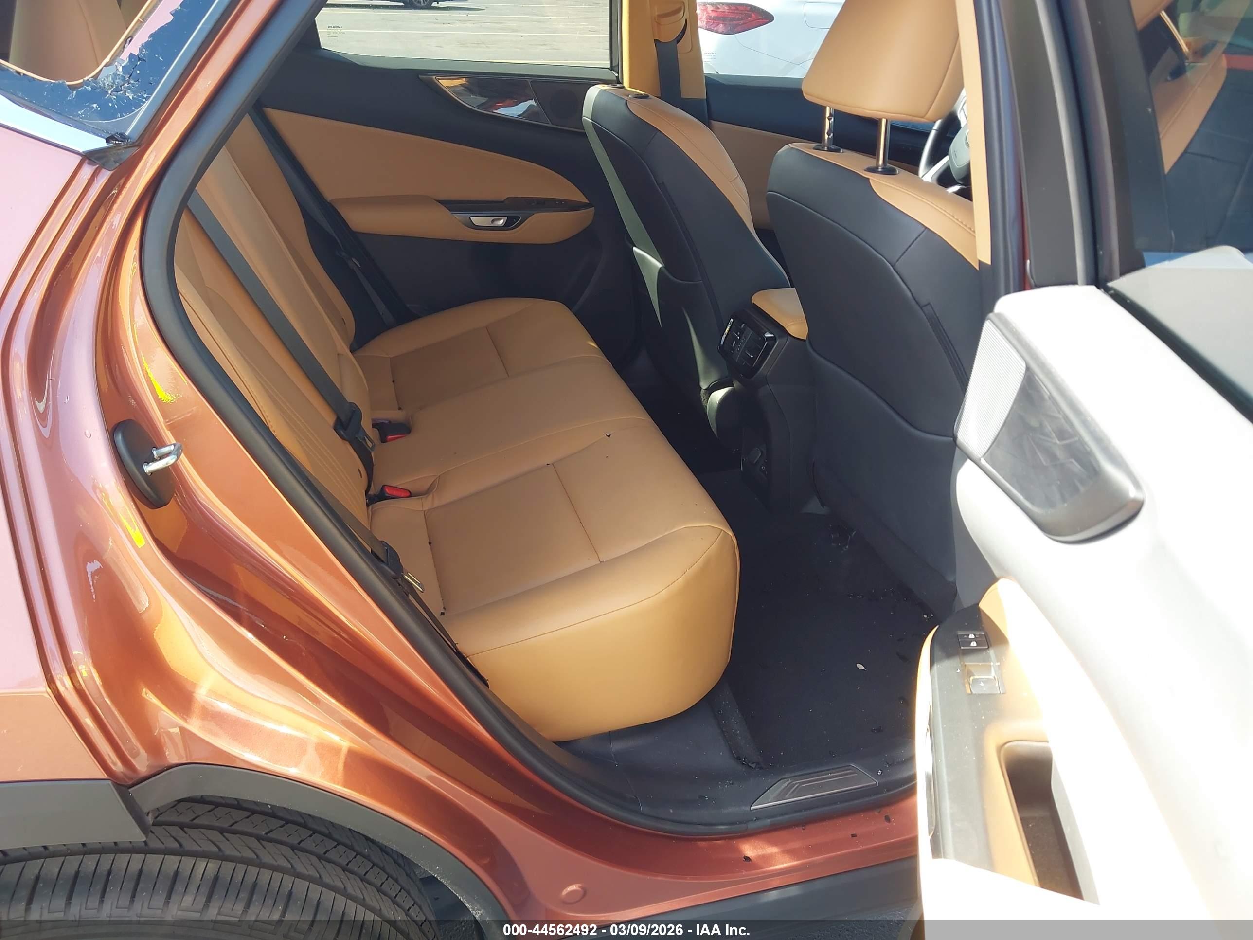 LEXUS NX image 8