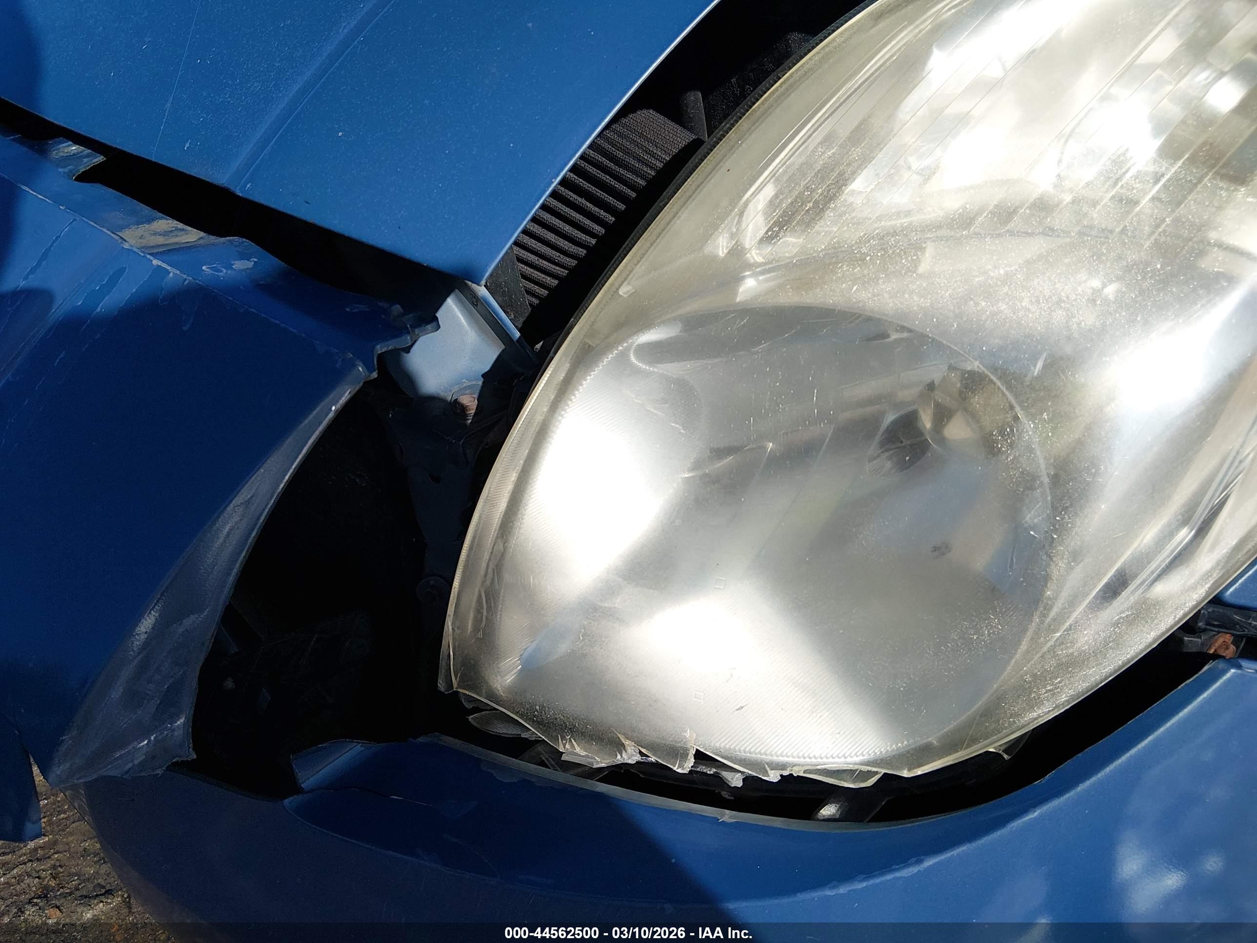 TOYOTA YARIS image 10