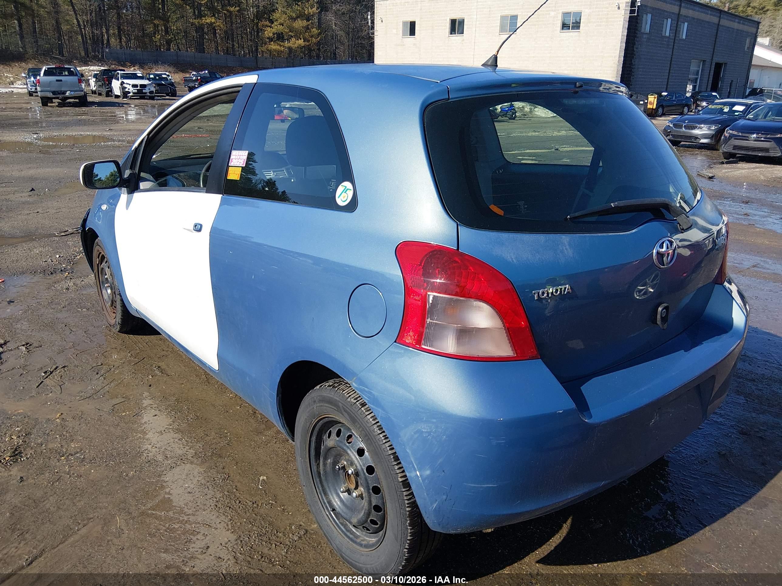 TOYOTA YARIS image 3