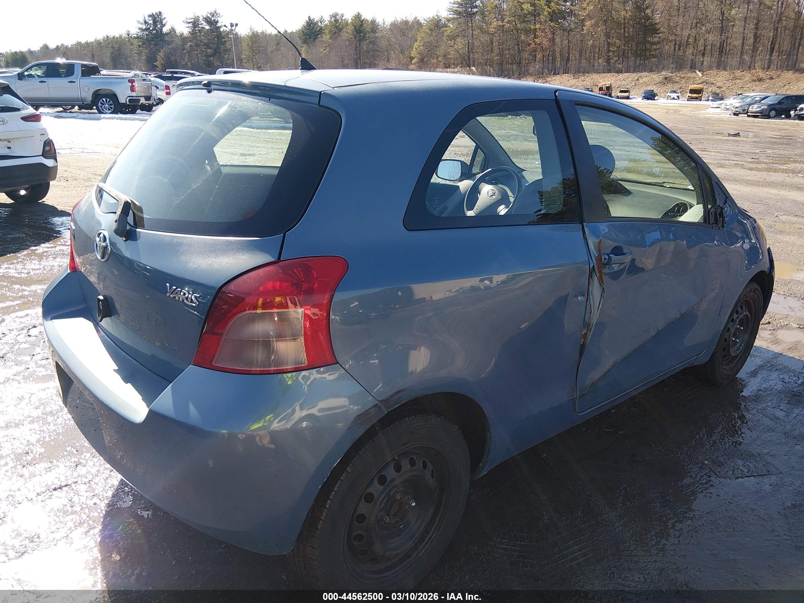 TOYOTA YARIS image 4