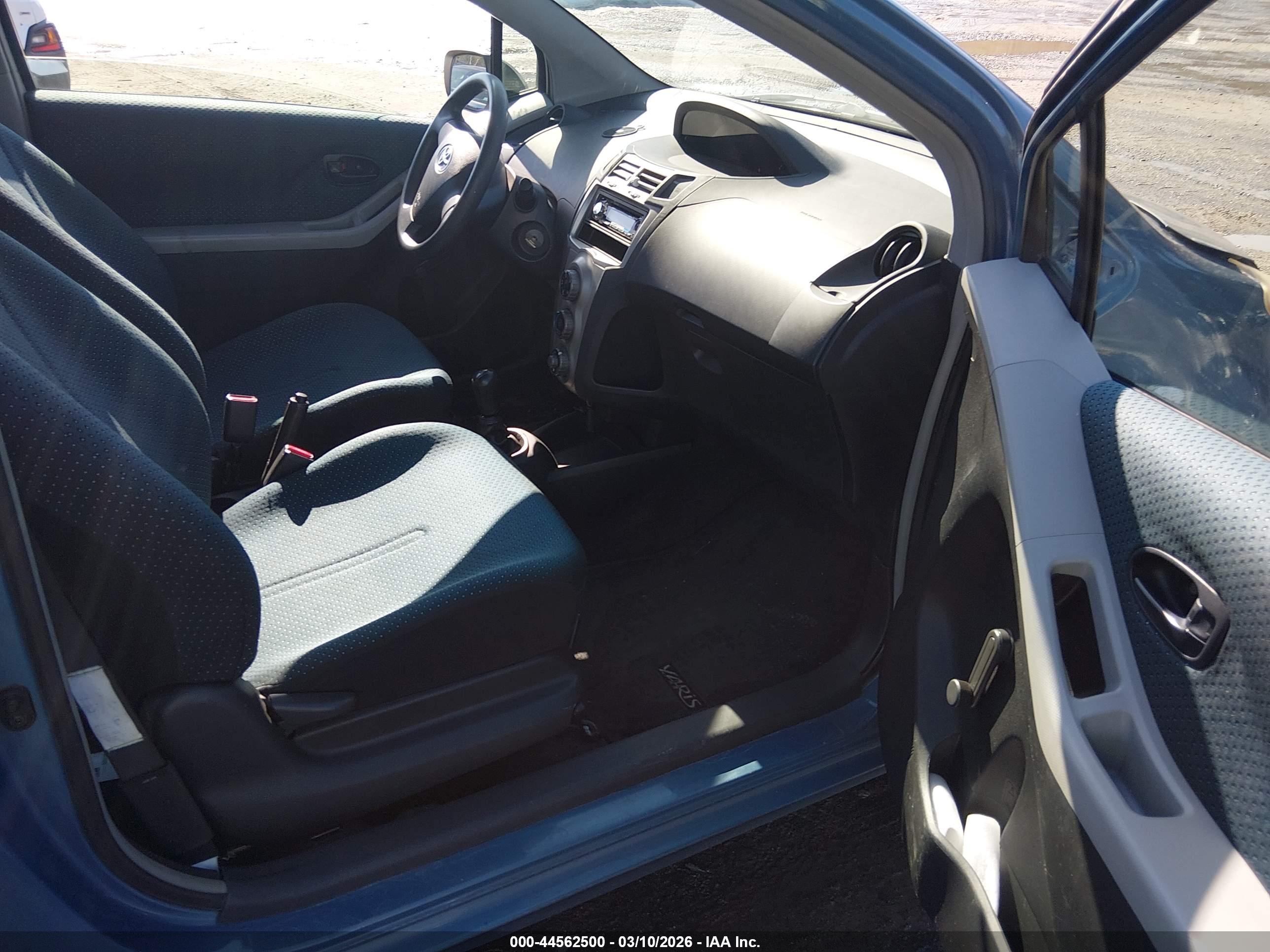 TOYOTA YARIS image 5