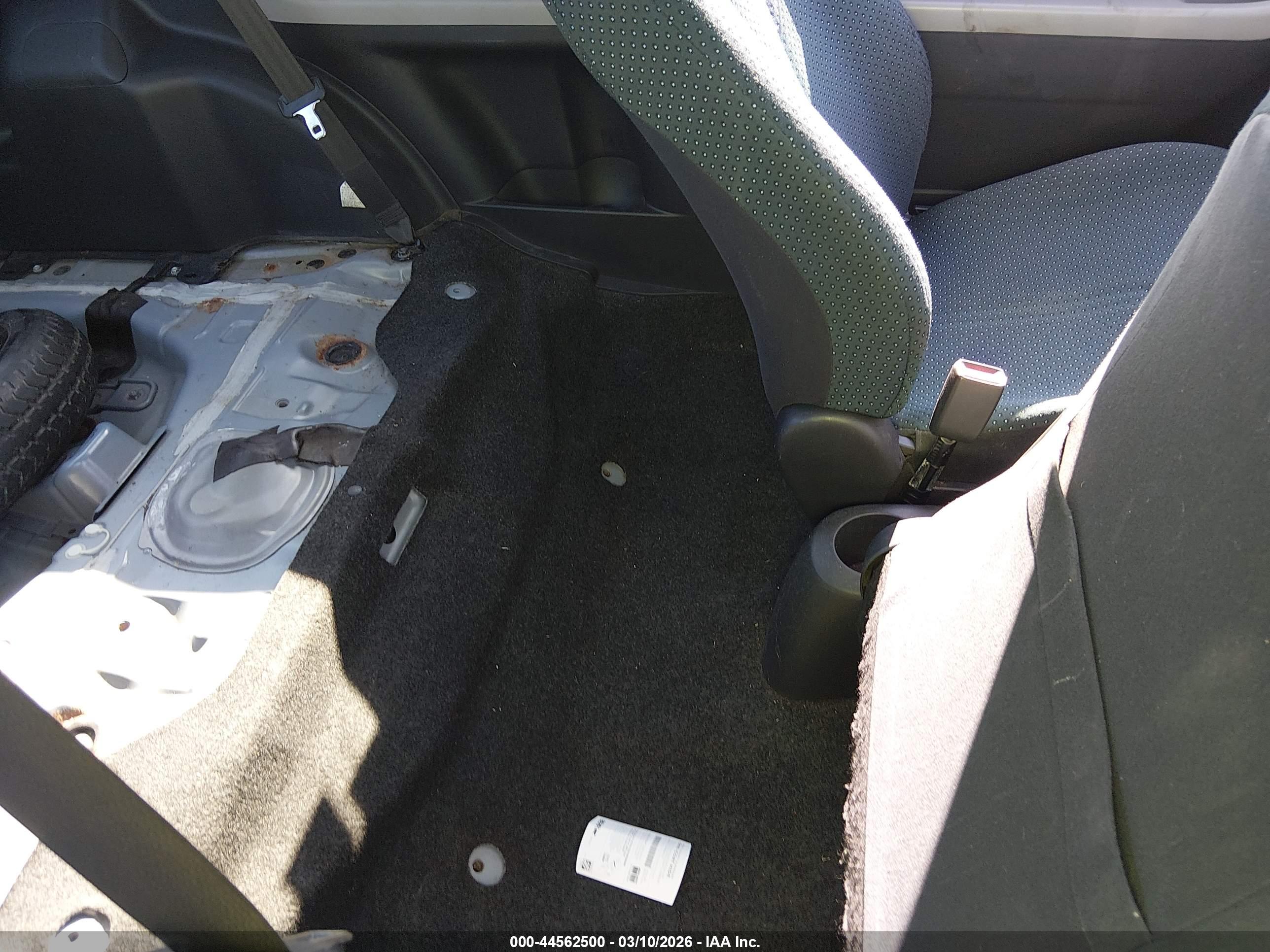 TOYOTA YARIS image 8