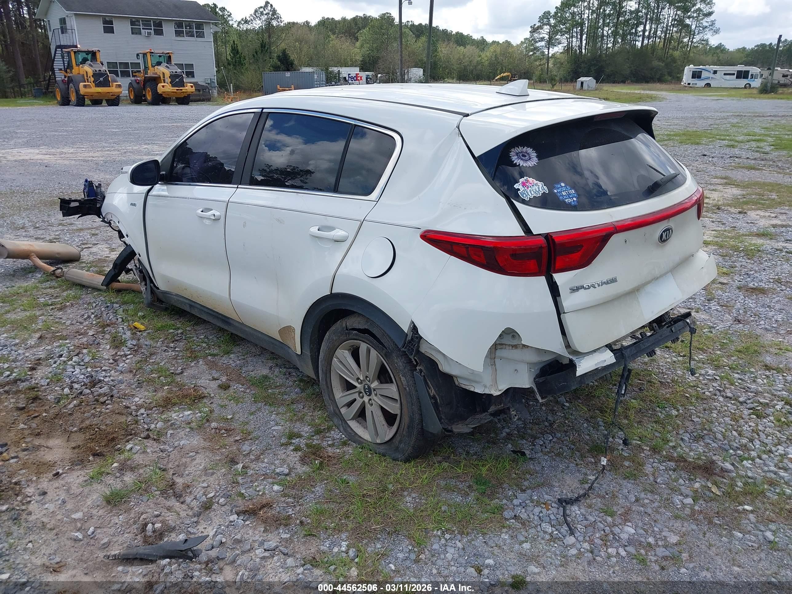 KIA SPORTAGE image 3