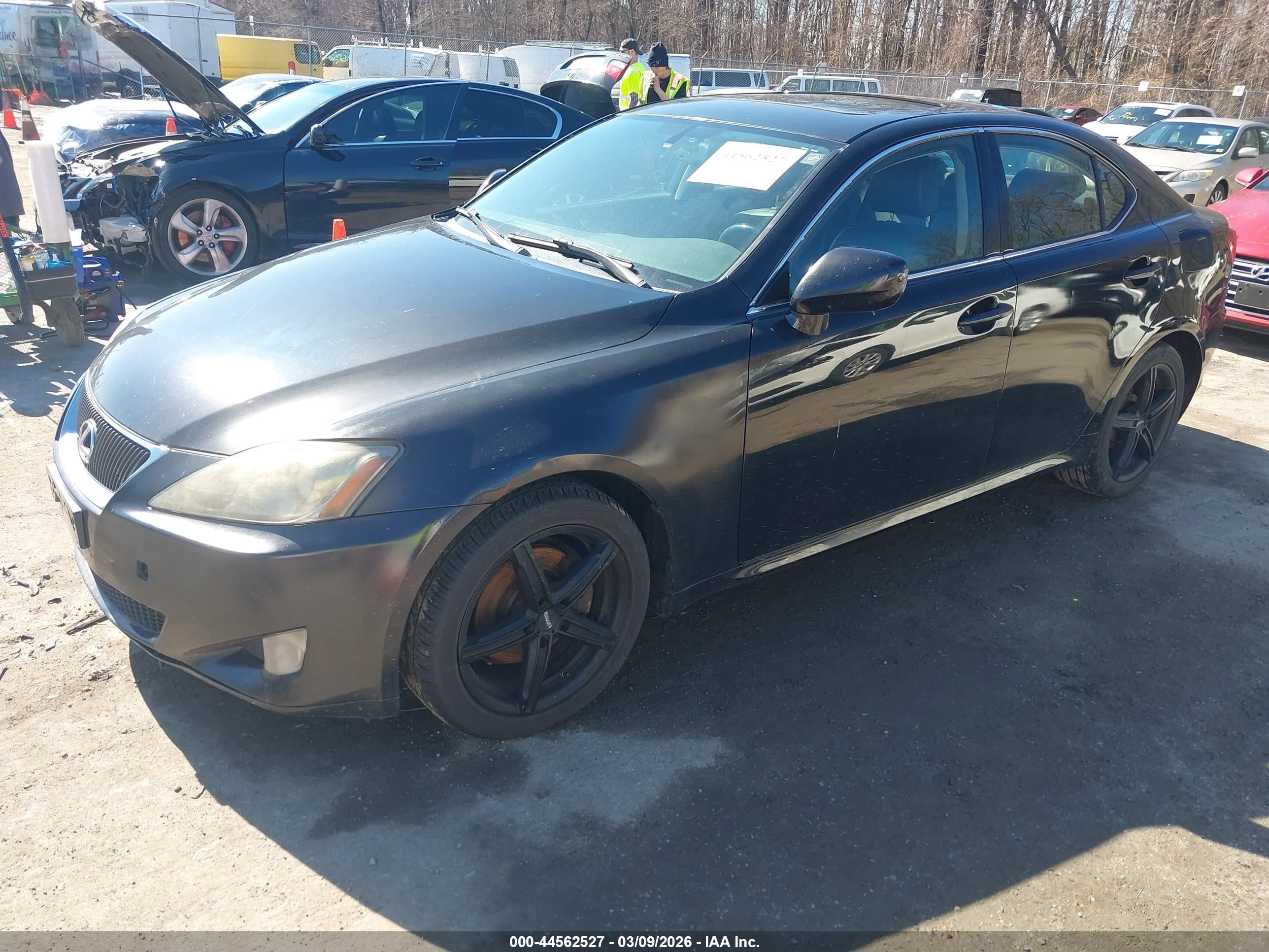 LEXUS IS image 2