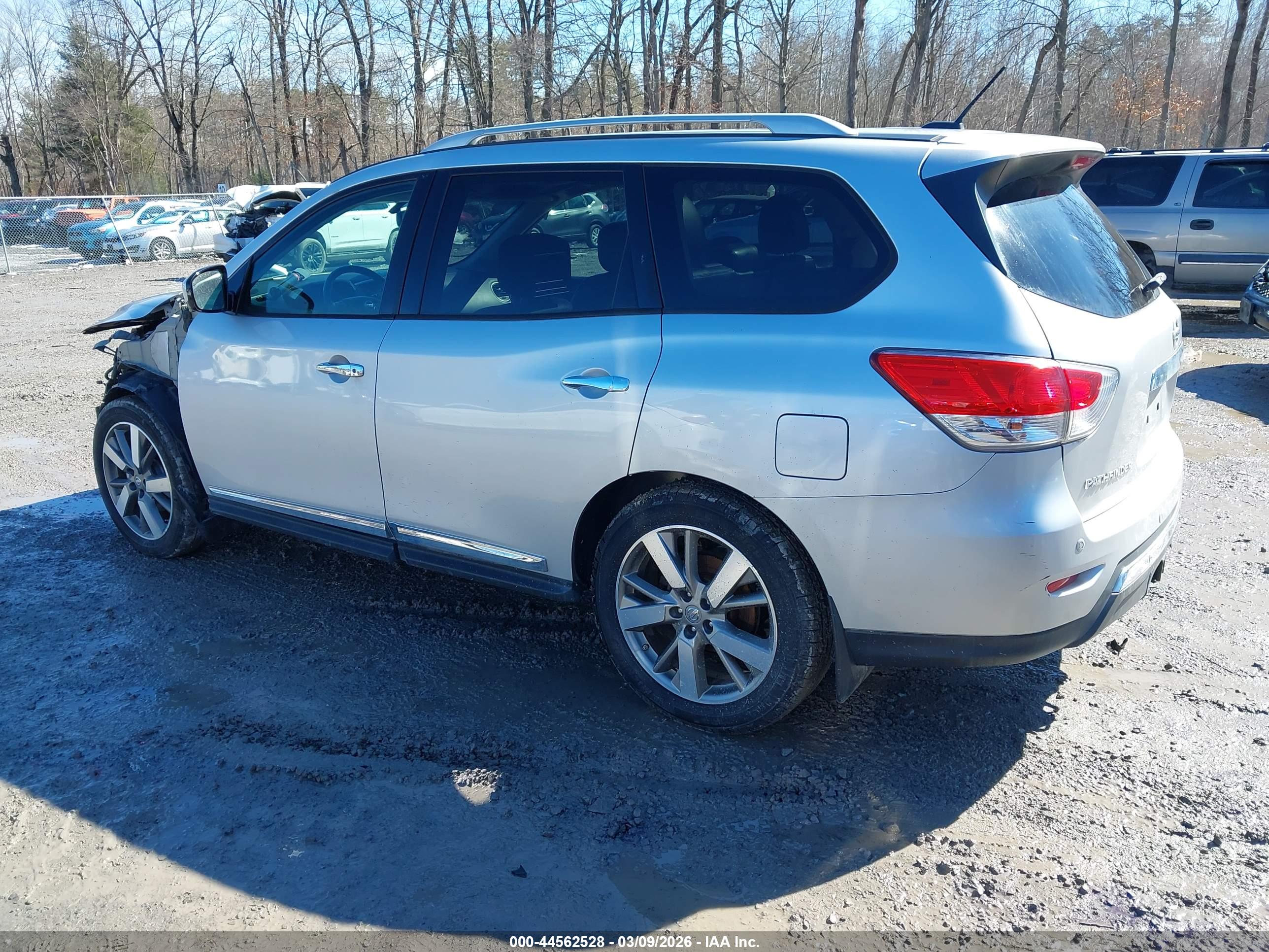 NISSAN PATHFINDER image 3