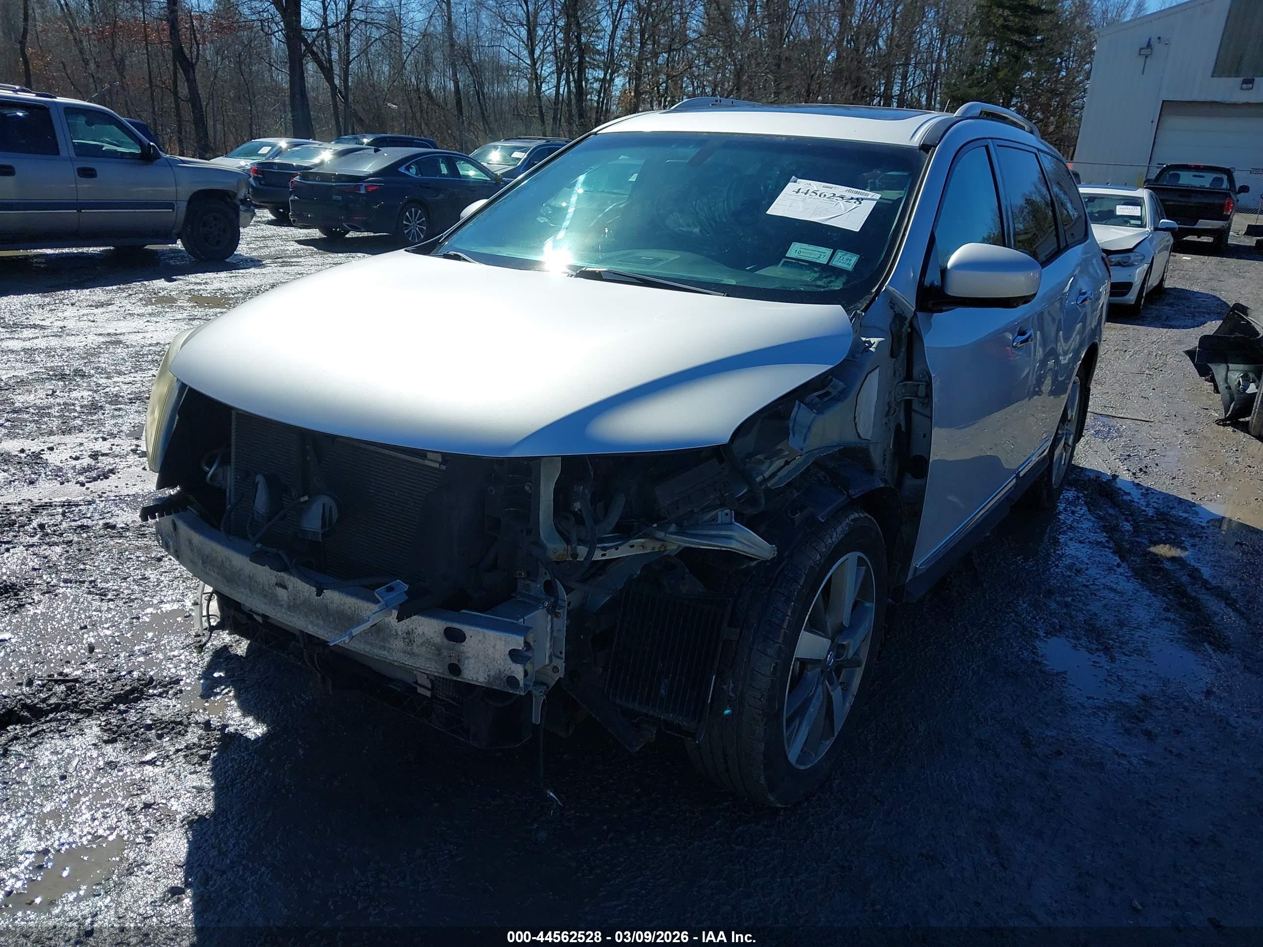 NISSAN PATHFINDER image 6