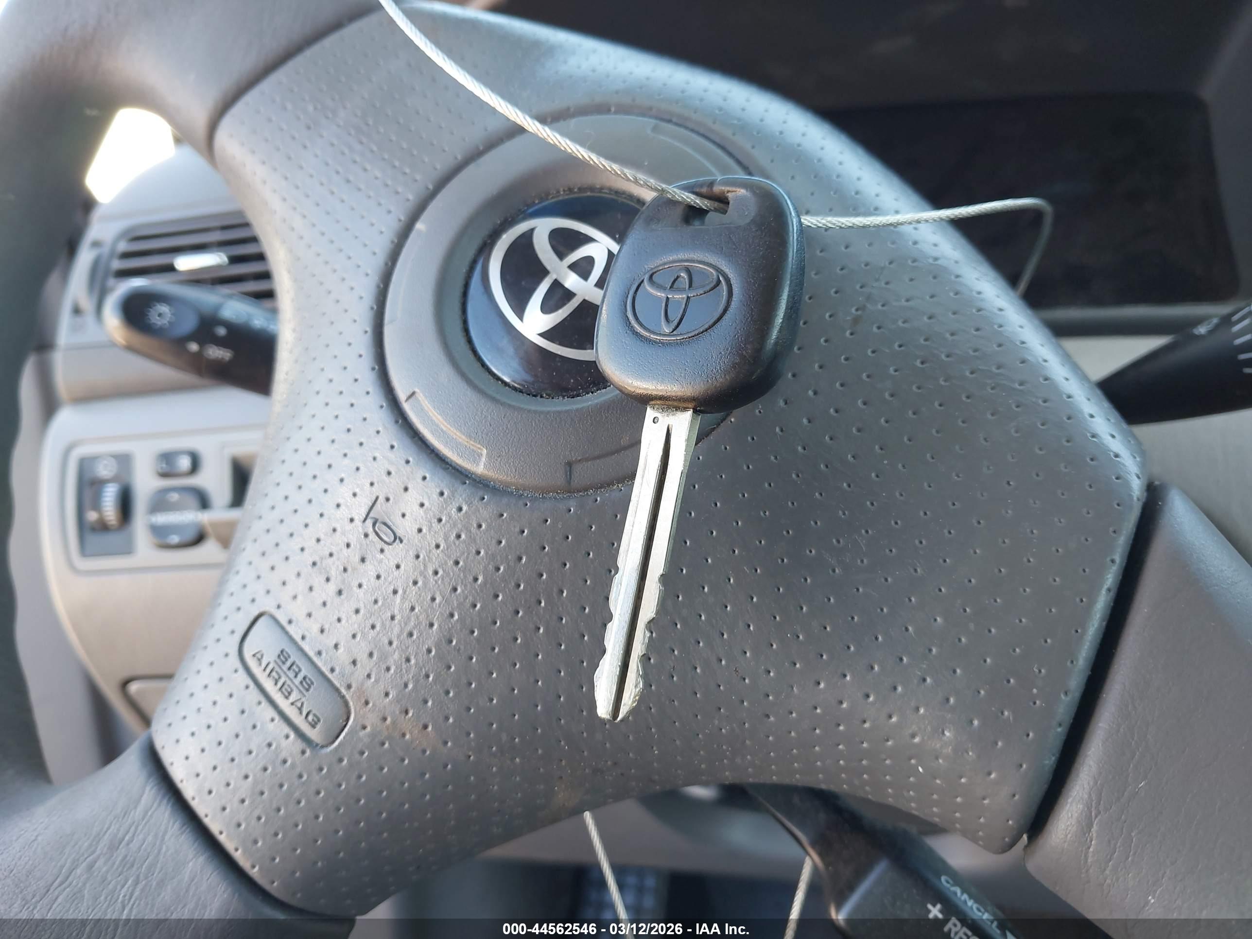 TOYOTA COROLLA image 11