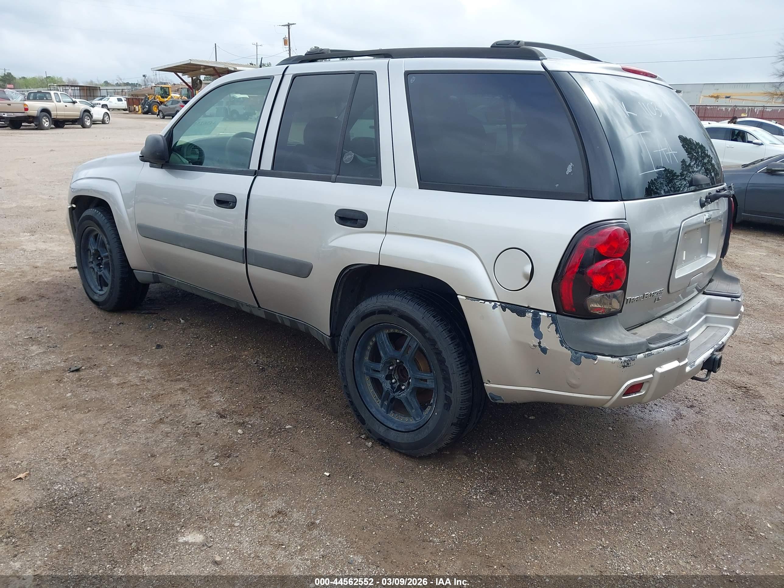 CHEVROLET TRAILBLAZER image 3