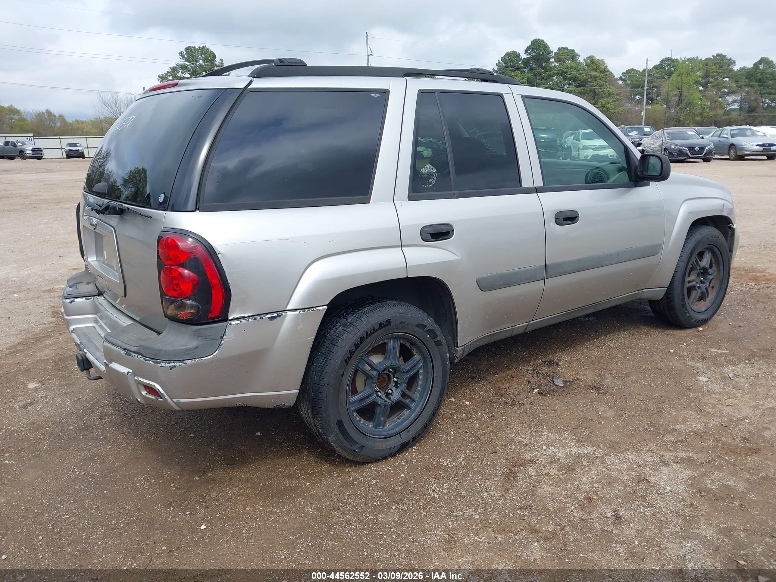 CHEVROLET TRAILBLAZER image 4