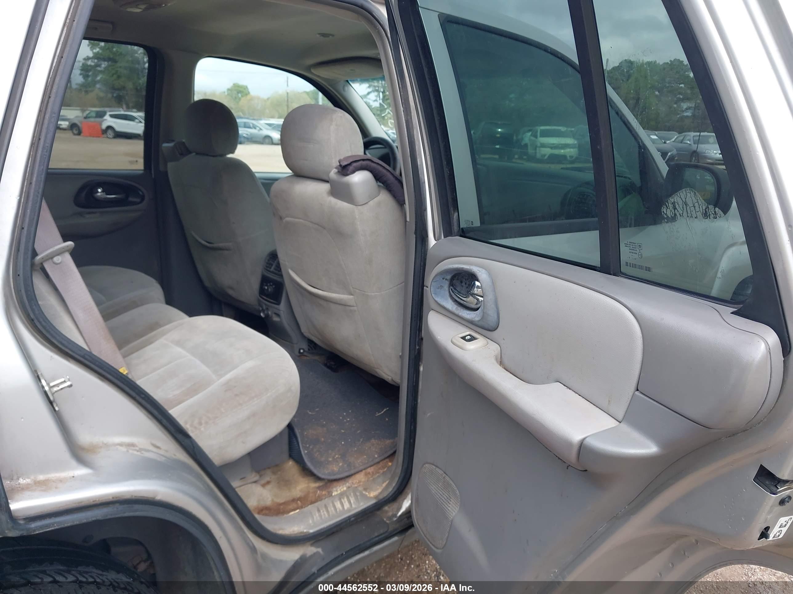 CHEVROLET TRAILBLAZER image 8
