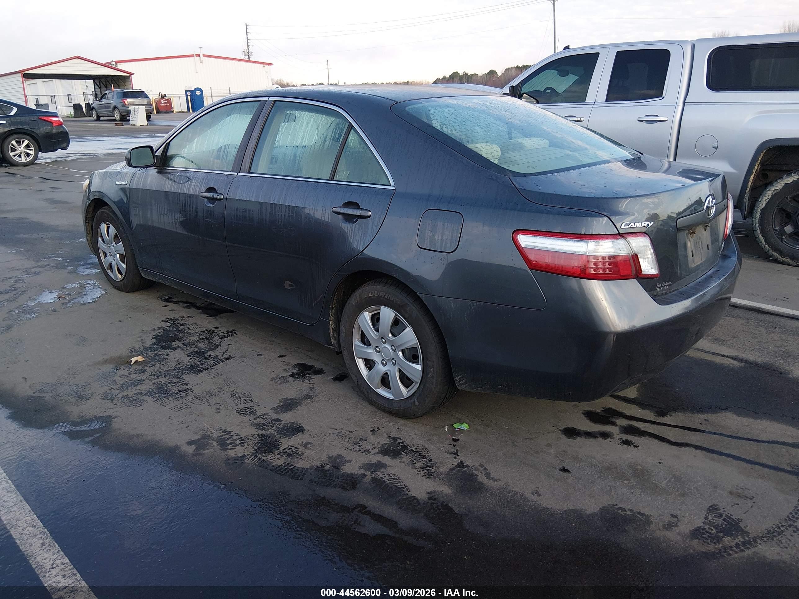 TOYOTA CAMRY image 3