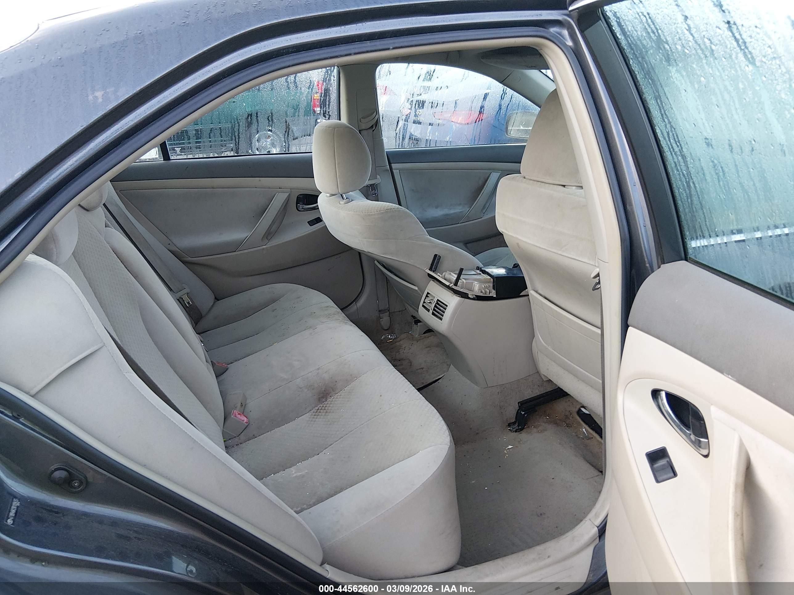 TOYOTA CAMRY image 8