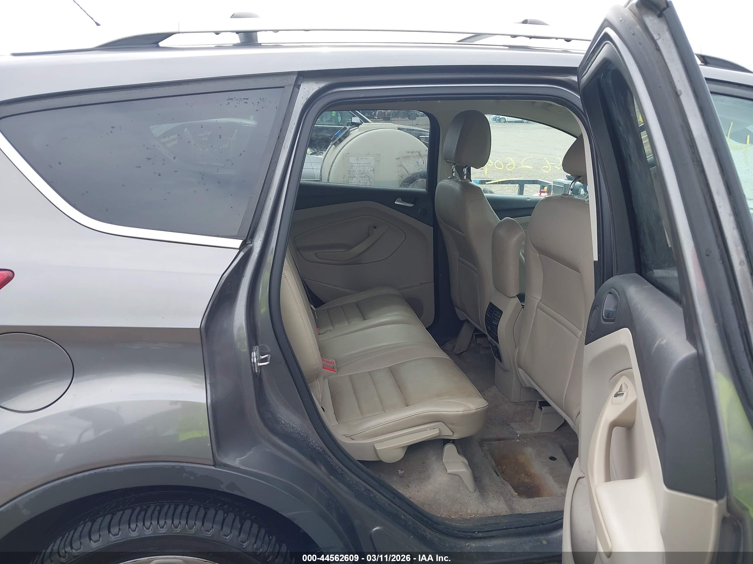 FORD ESCAPE image 8