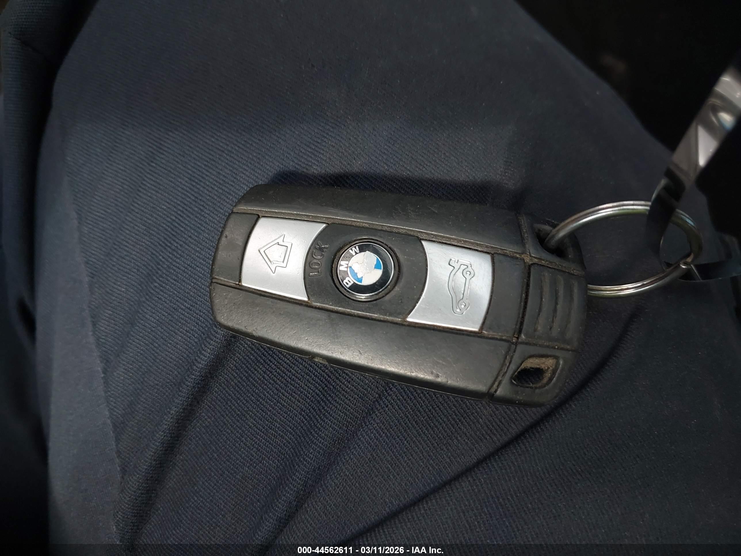BMW 328XI image 11