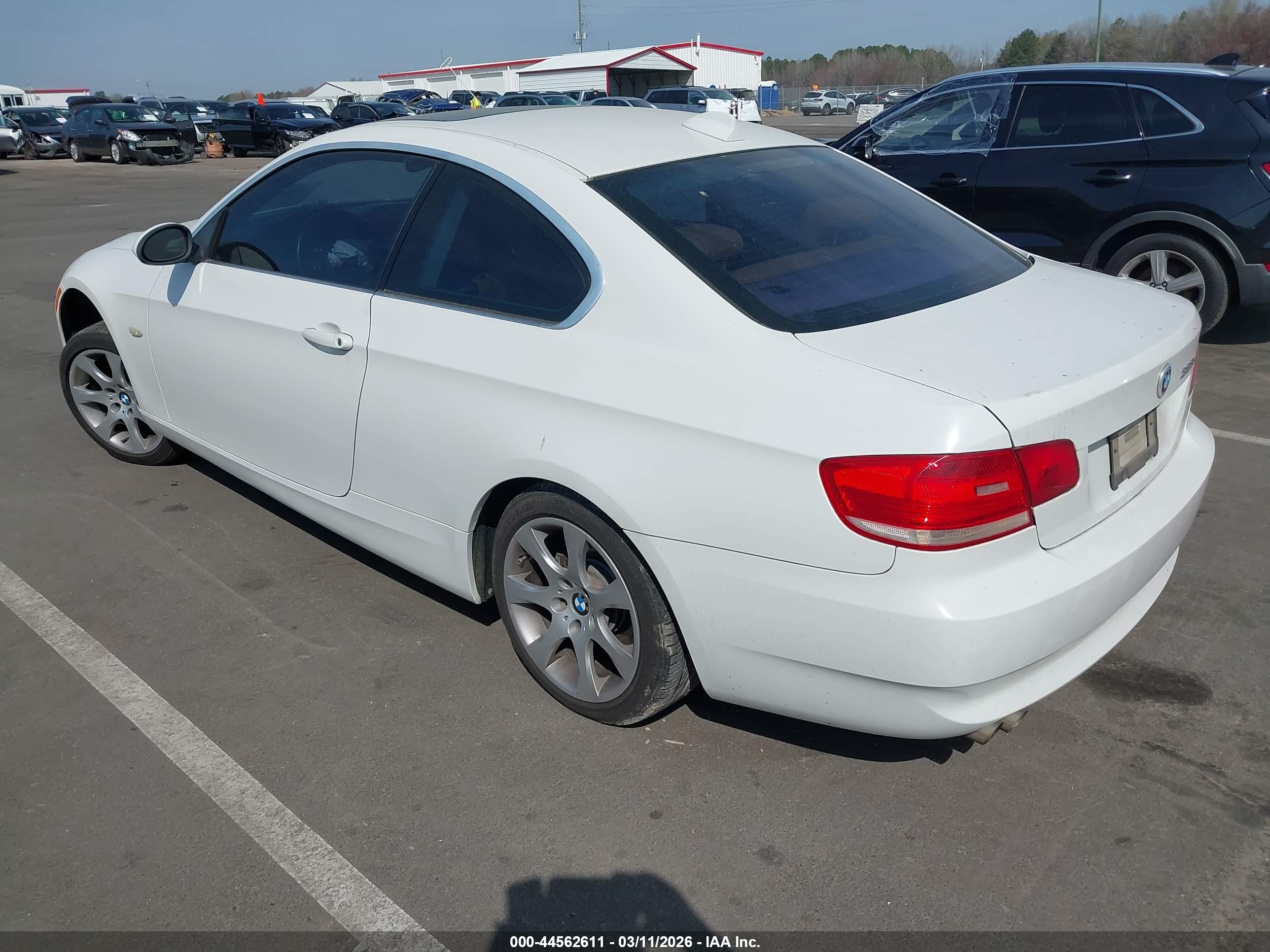 BMW 328XI image 3
