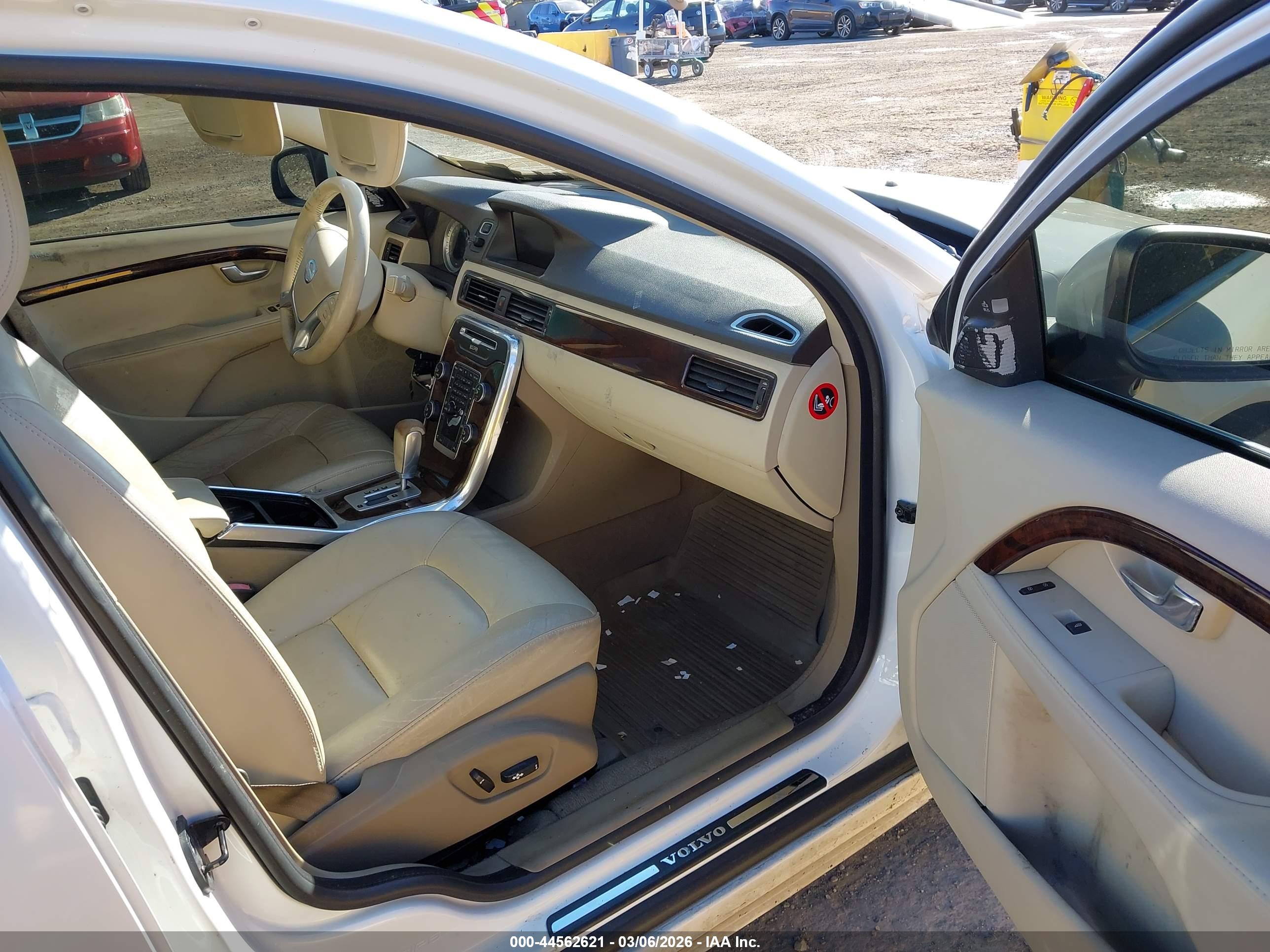 VOLVO S80 image 5