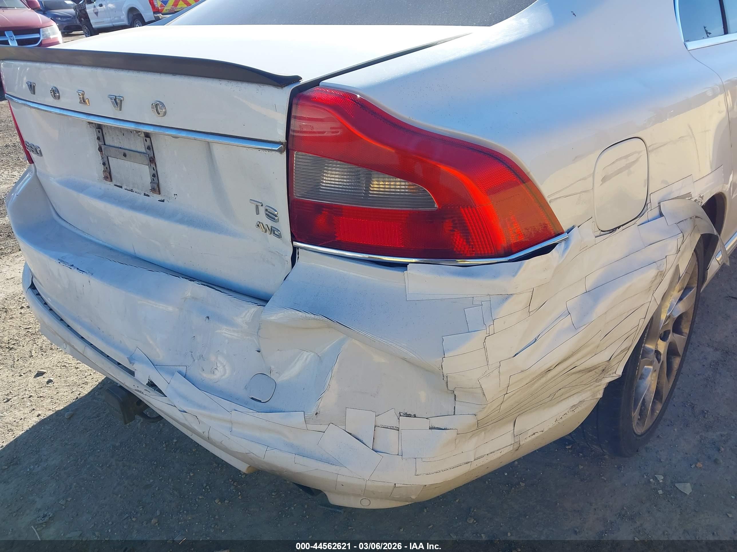 VOLVO S80 image 6