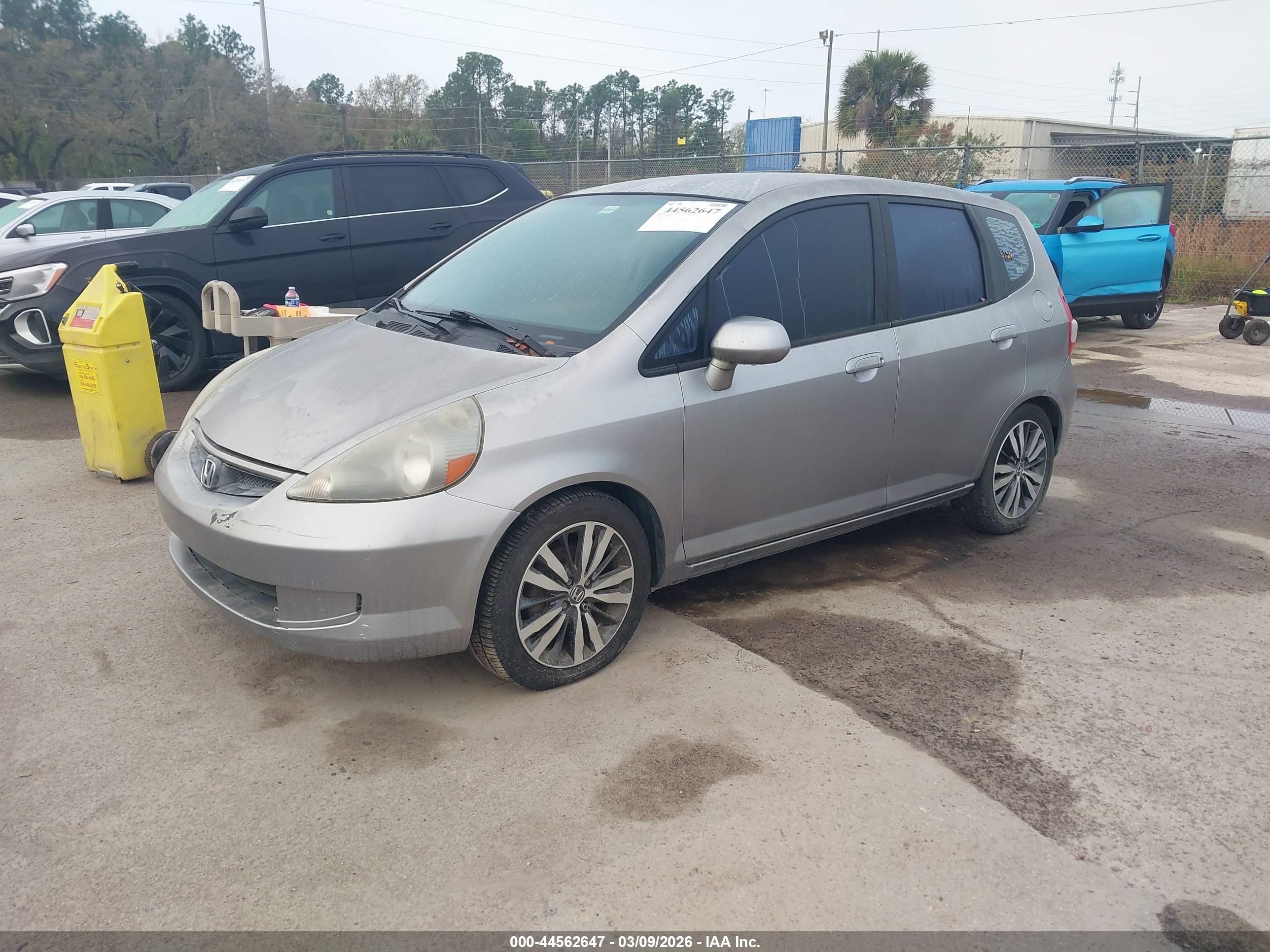 HONDA FIT image 2