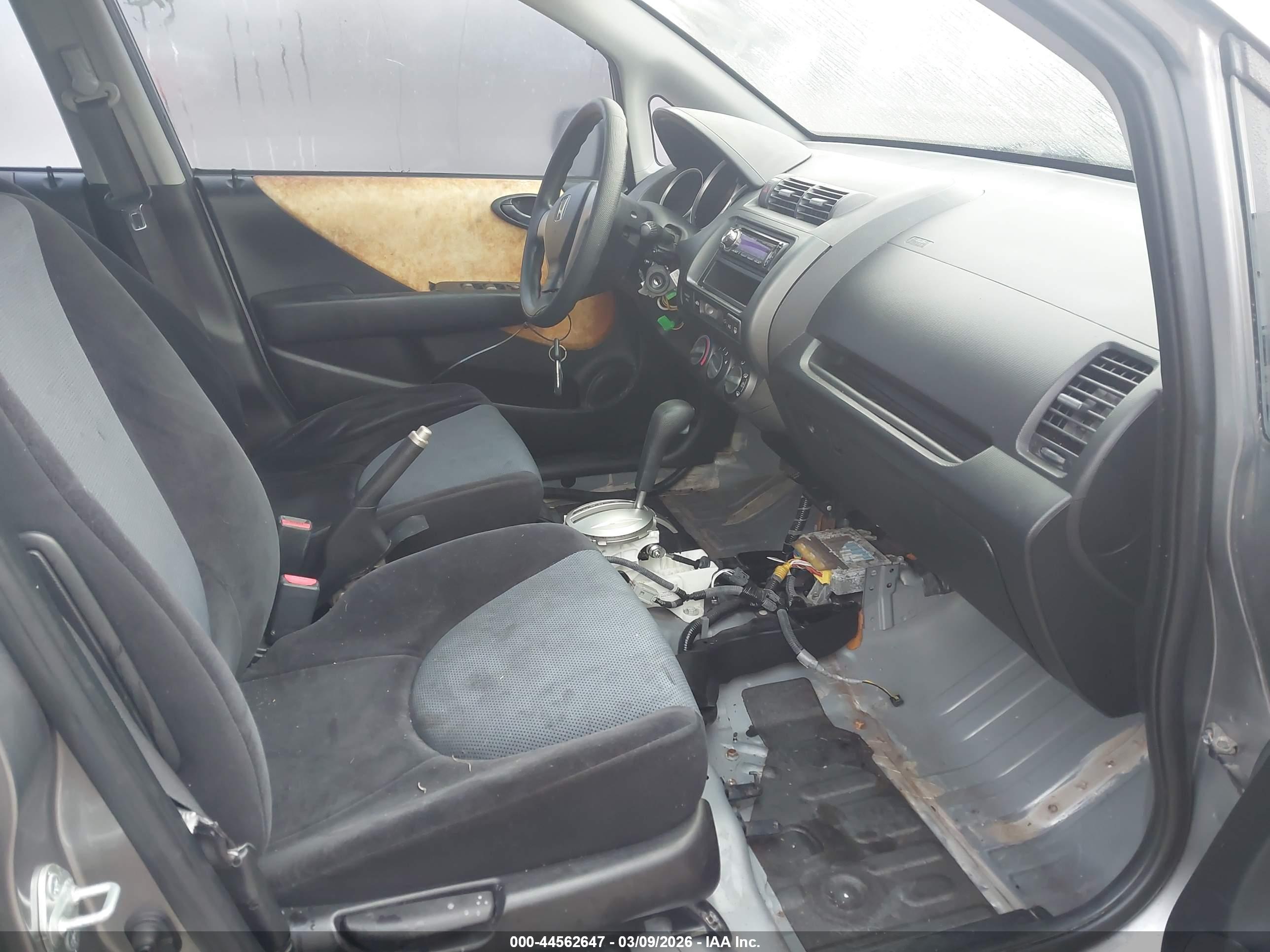 HONDA FIT image 5
