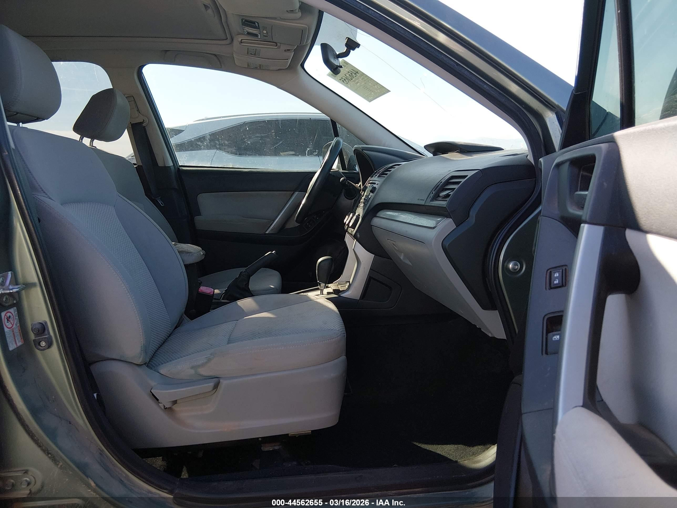 SUBARU FORESTER image 5