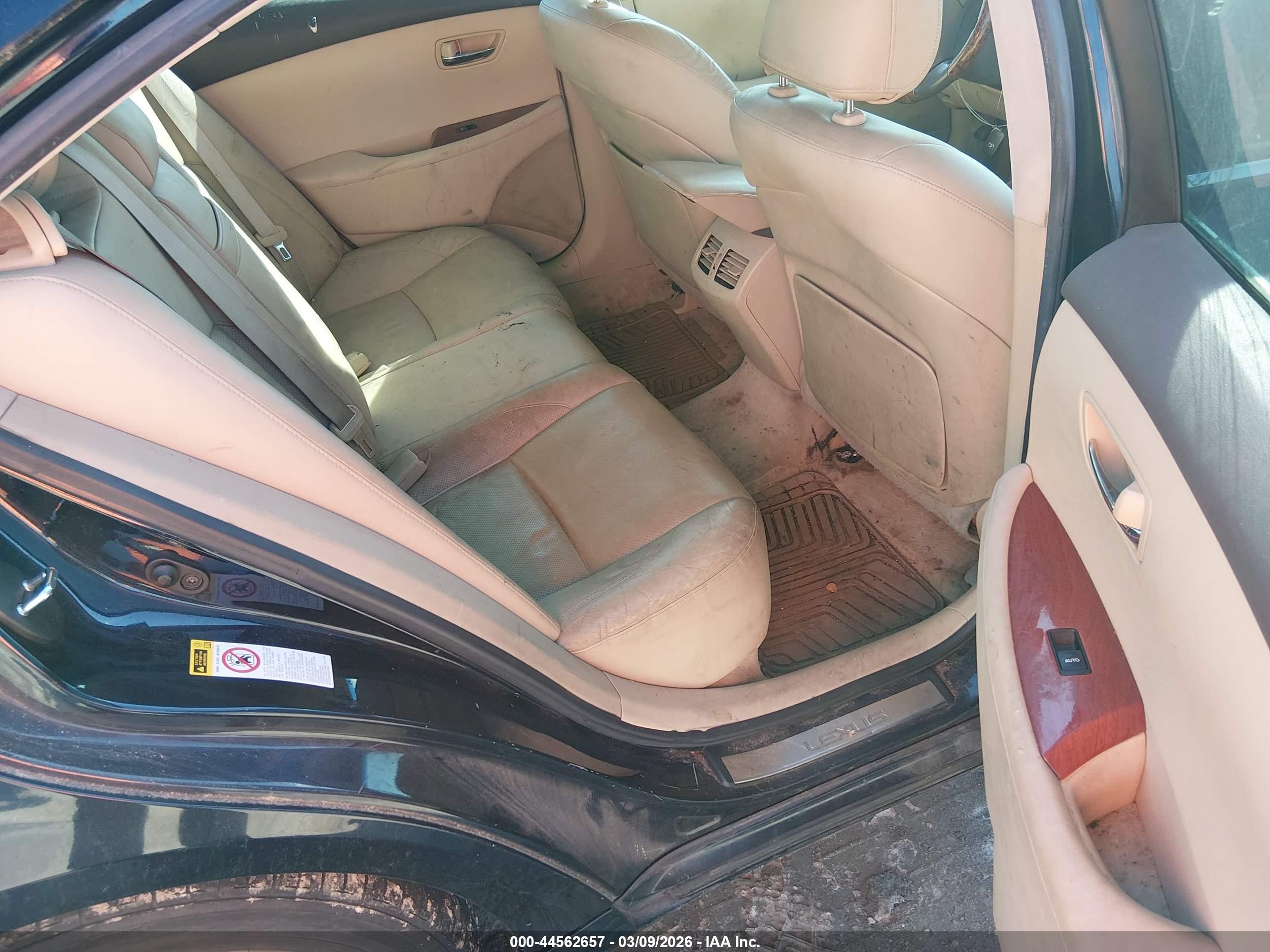 LEXUS ES image 8