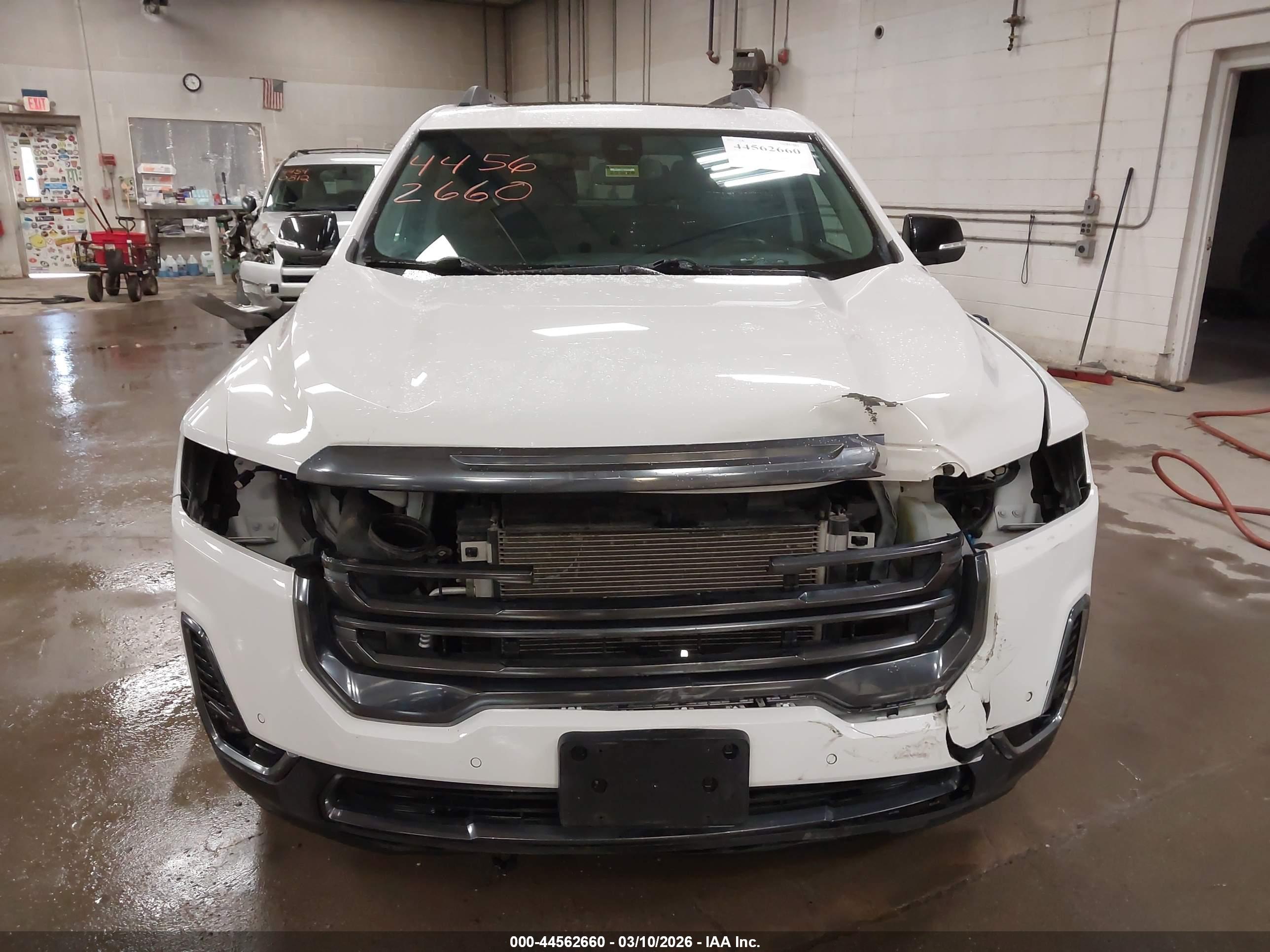 GMC ACADIA image 6