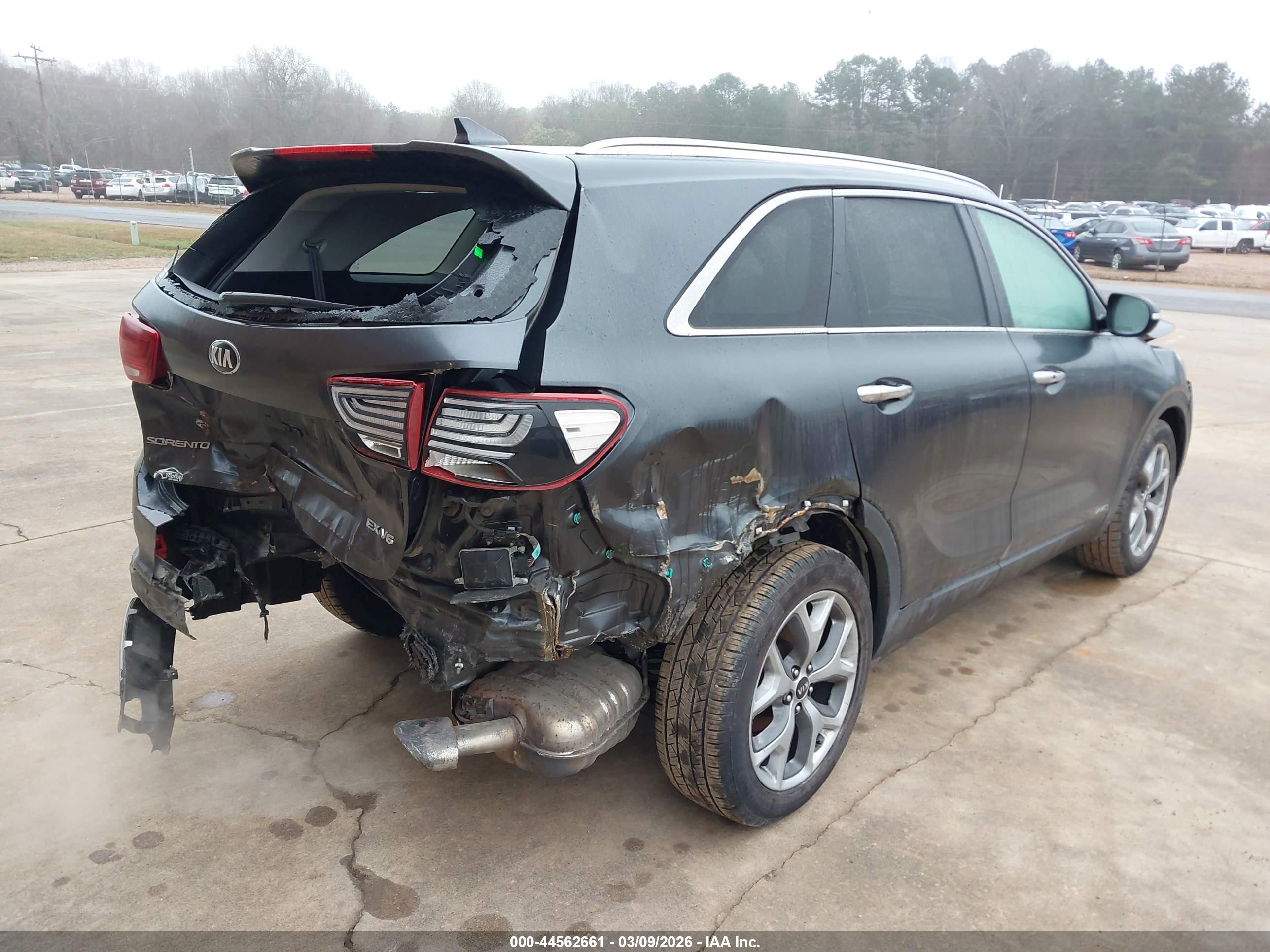 KIA SORENTO image 4