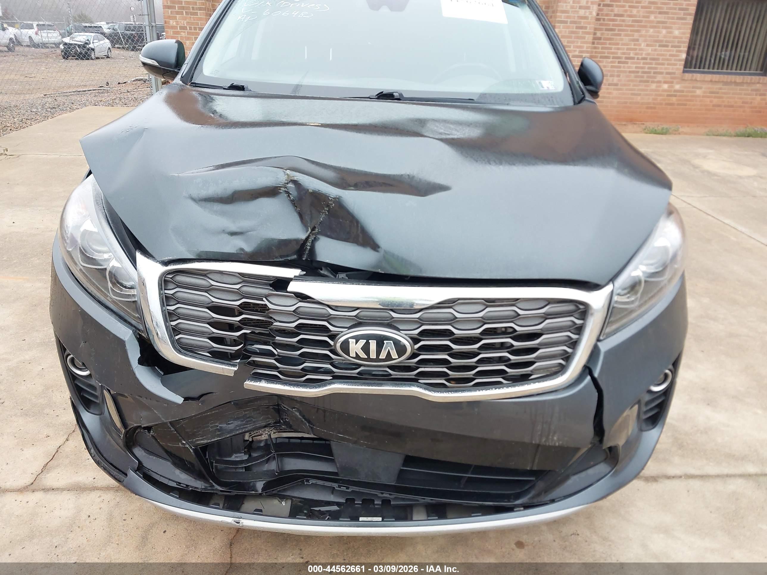 KIA SORENTO image 6