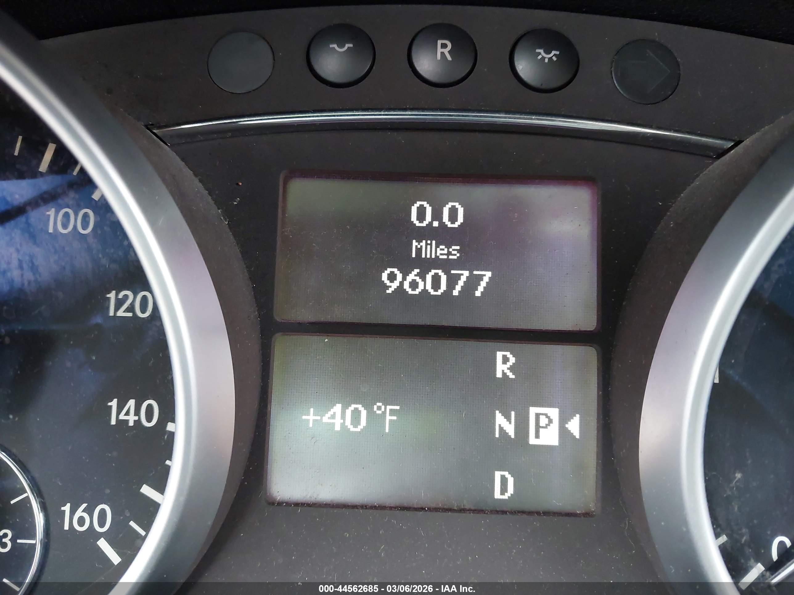 MERCEDES-BENZ ML image 7