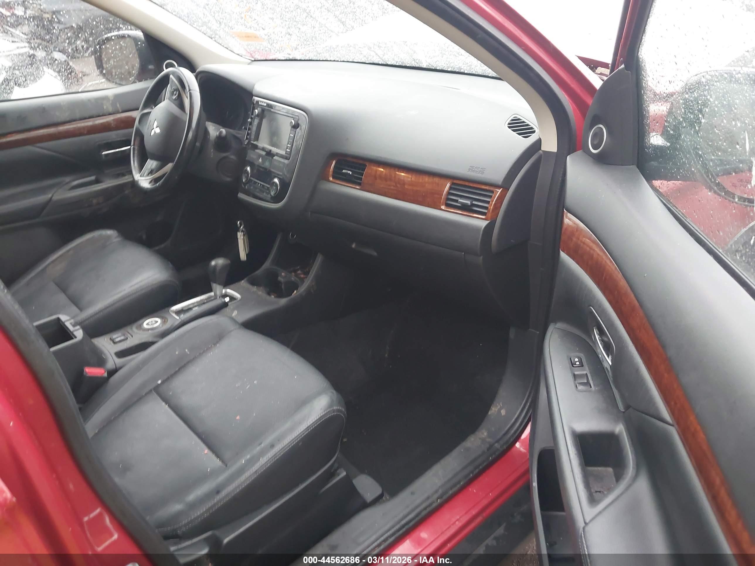 MITSUBISHI OUTLANDER image 5