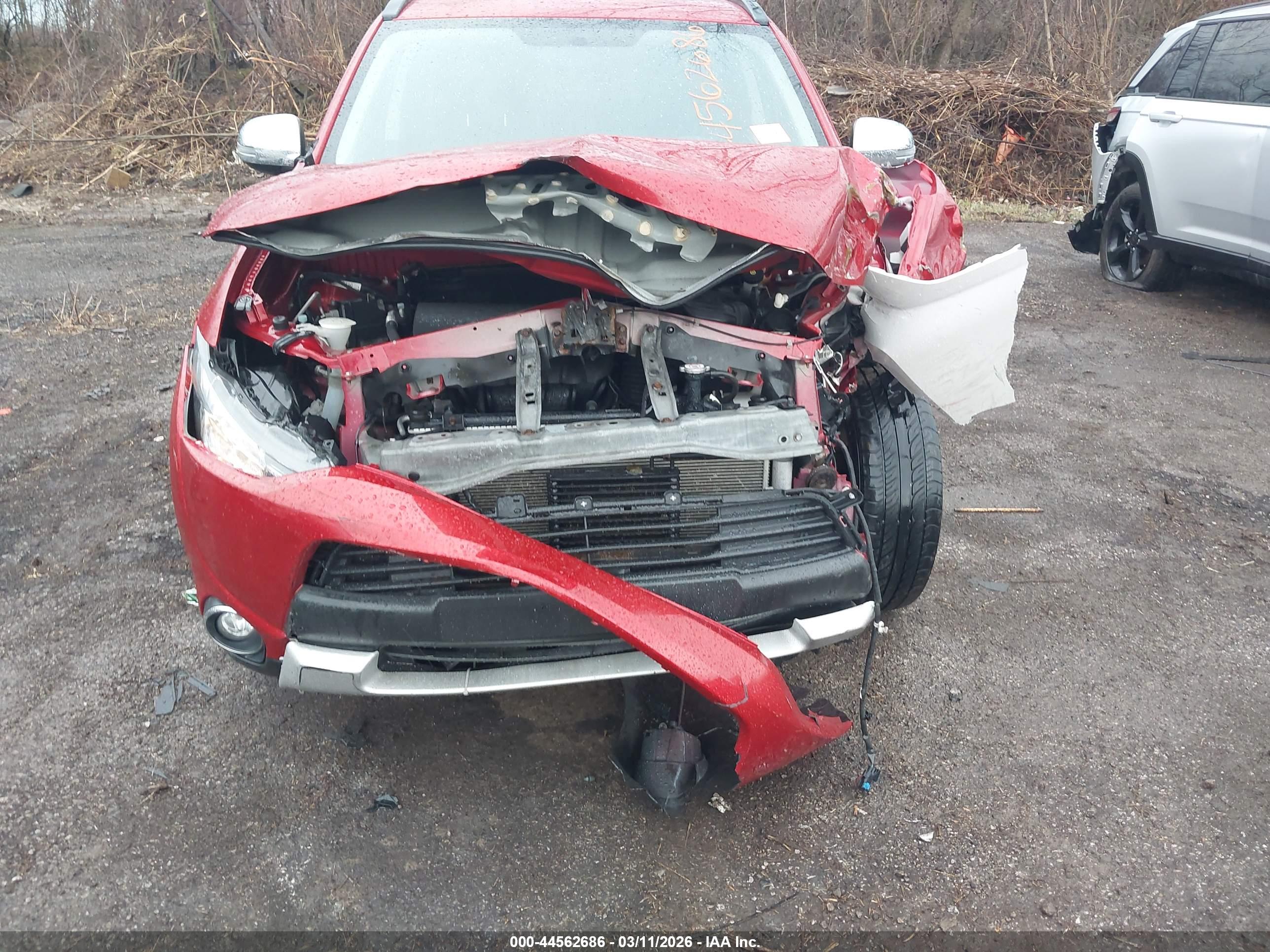 MITSUBISHI OUTLANDER image 6