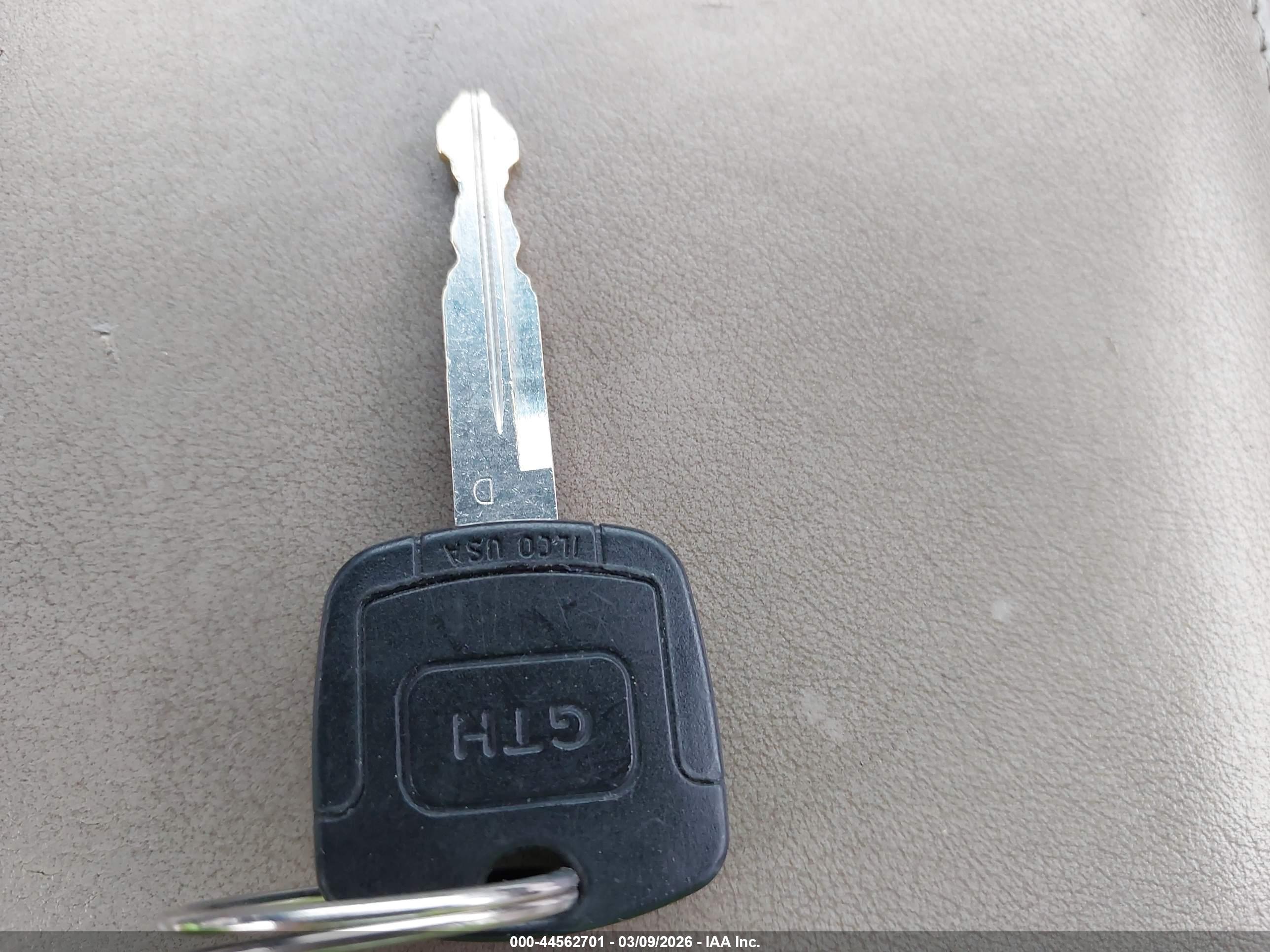 LINCOLN TOWN image 11