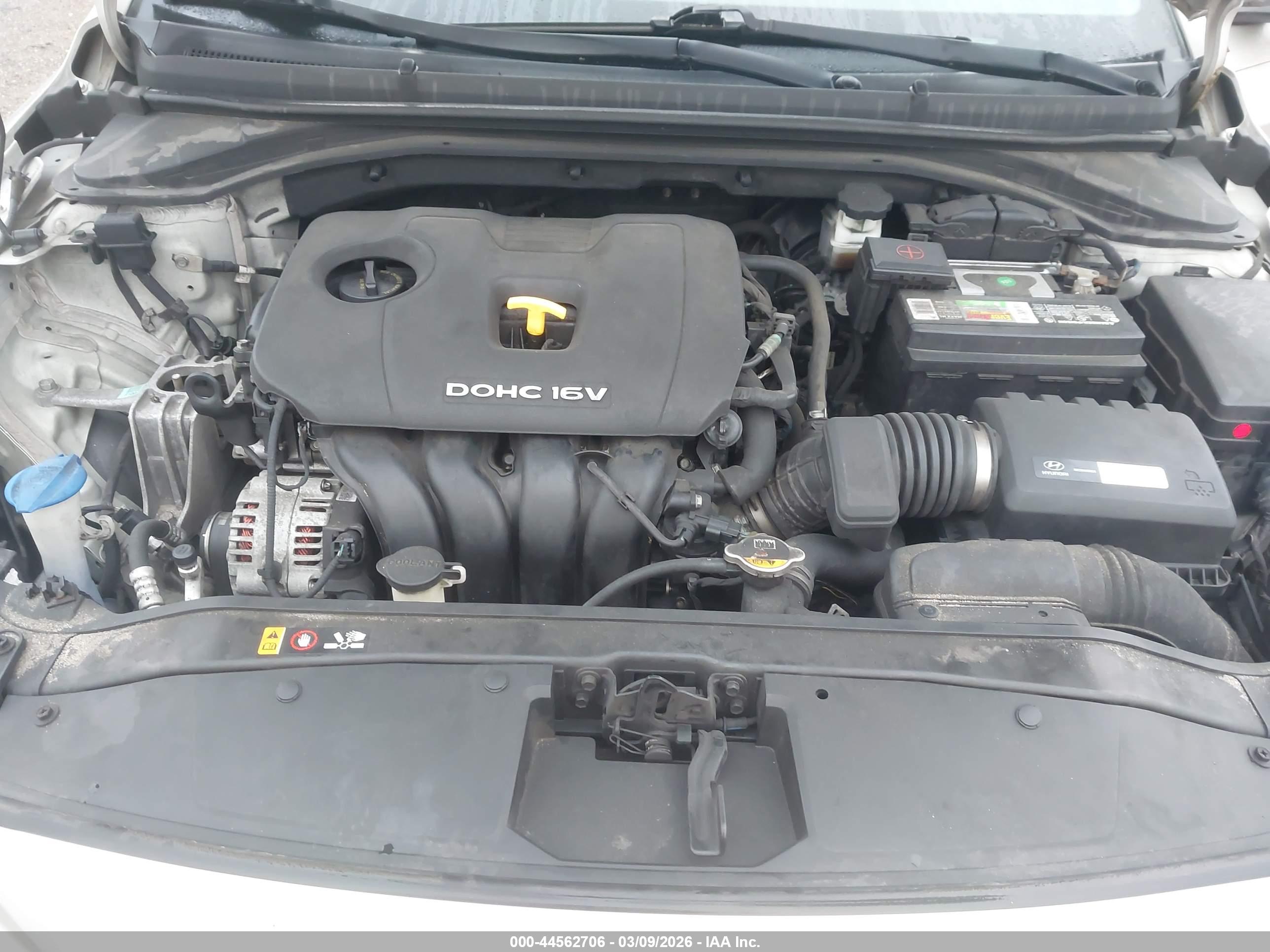 HYUNDAI ELANTRA image 10