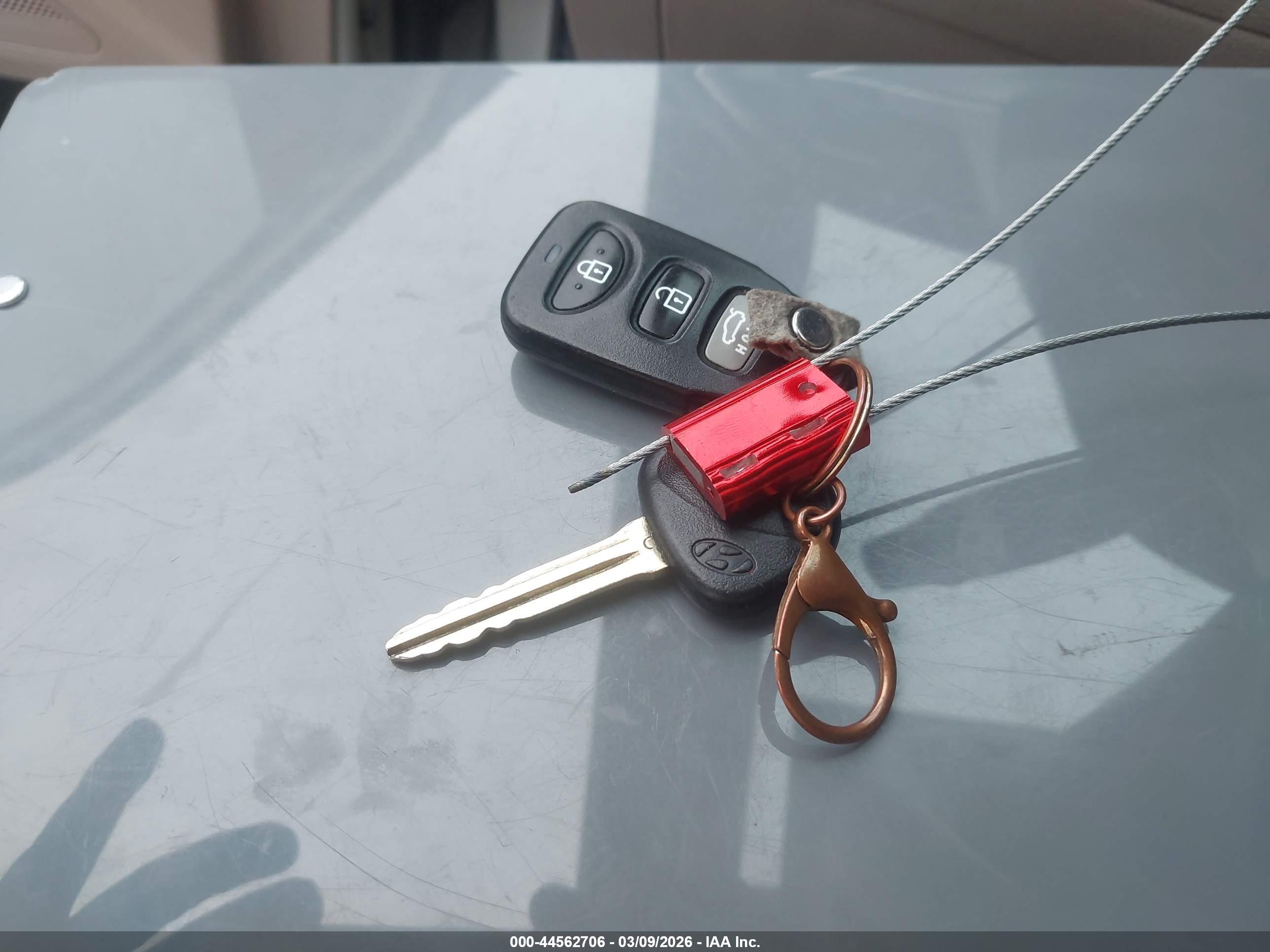 HYUNDAI ELANTRA image 11