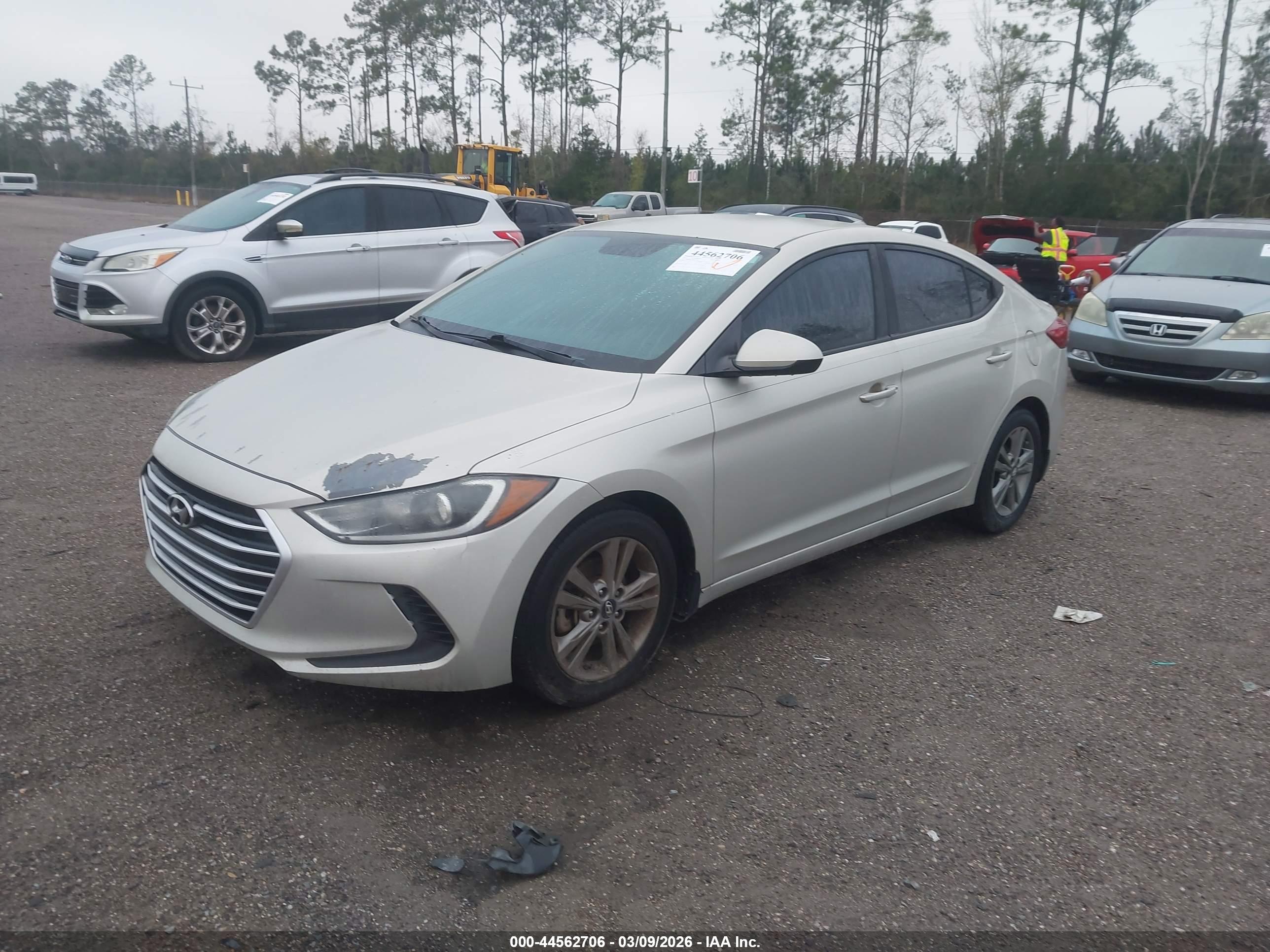 HYUNDAI ELANTRA image 2