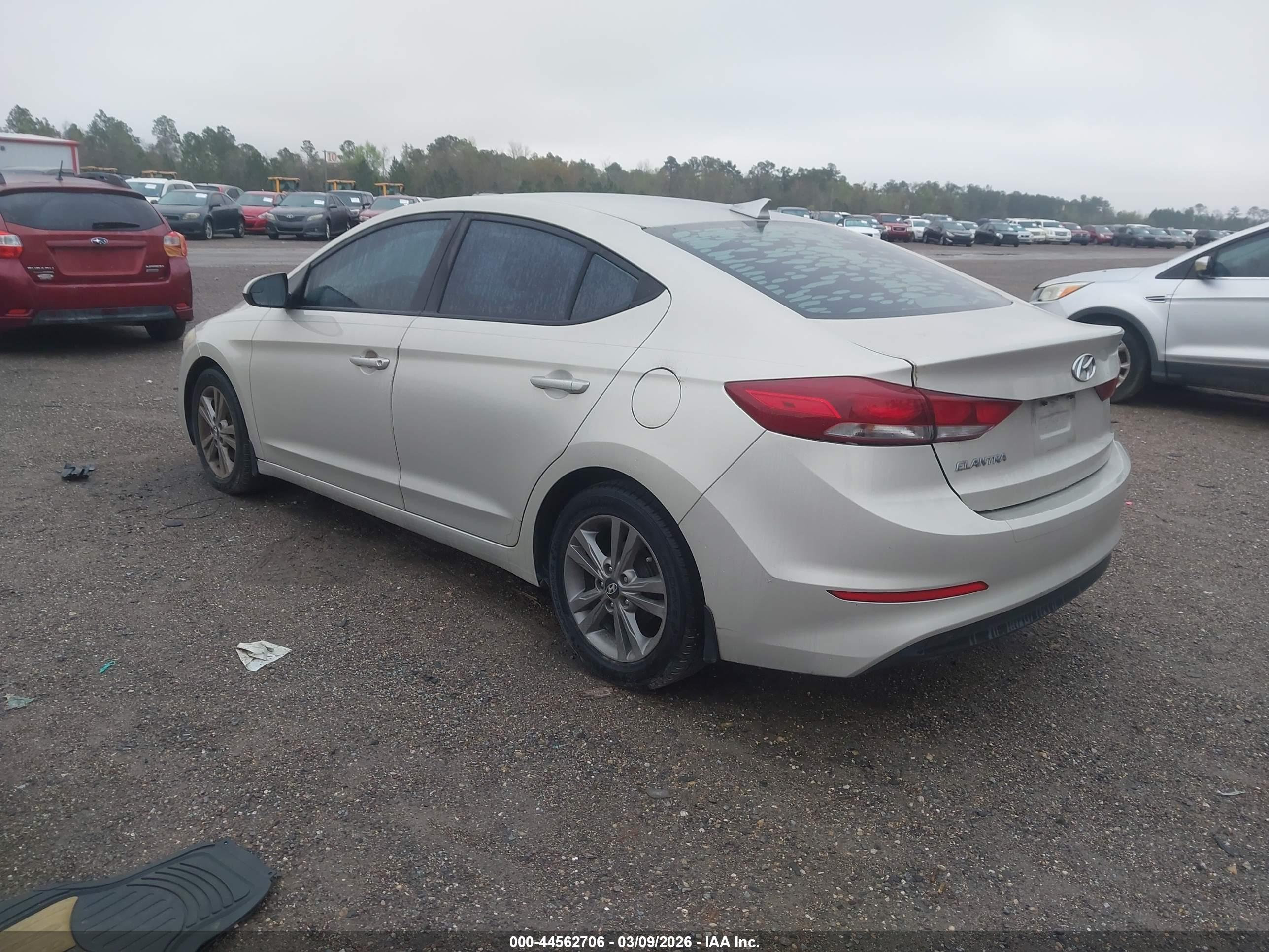 HYUNDAI ELANTRA image 3