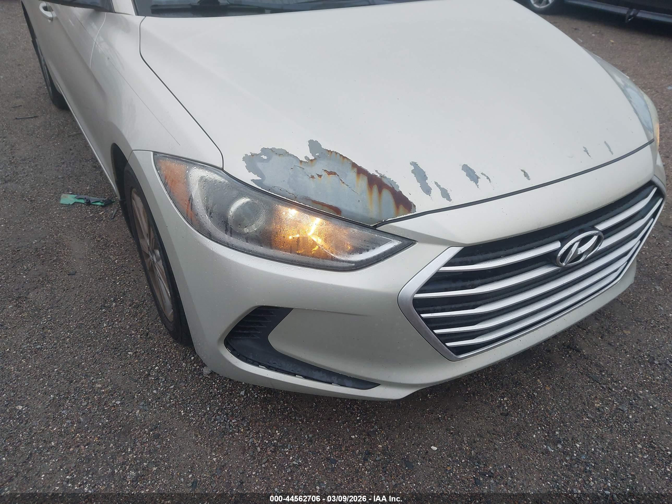 HYUNDAI ELANTRA image 6