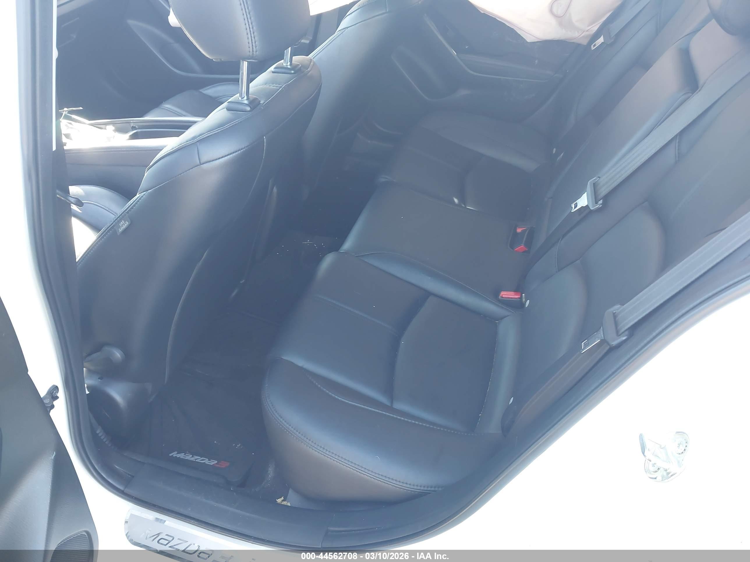 MAZDA MAZDA3 image 8