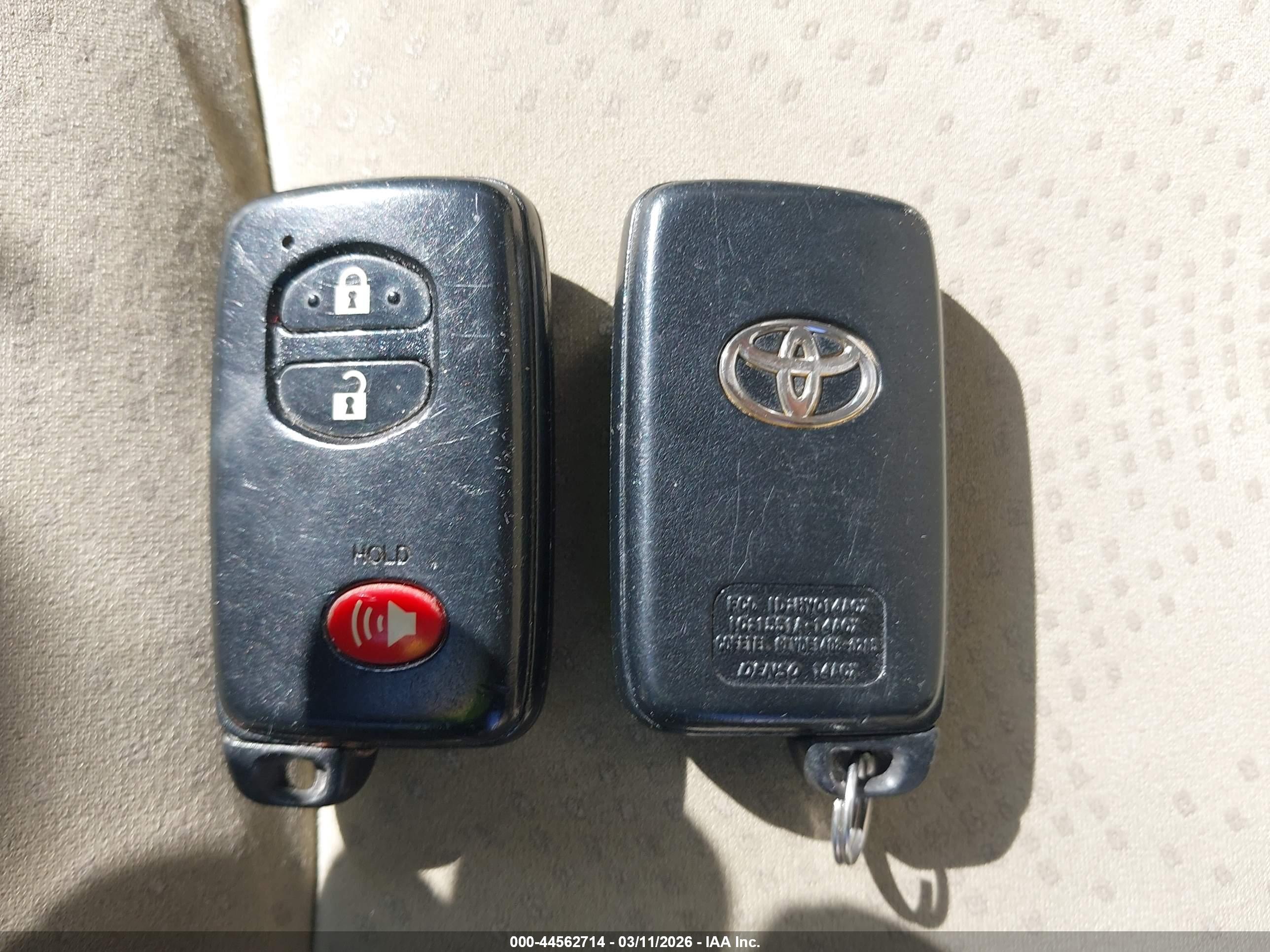 TOYOTA PRIUS image 11