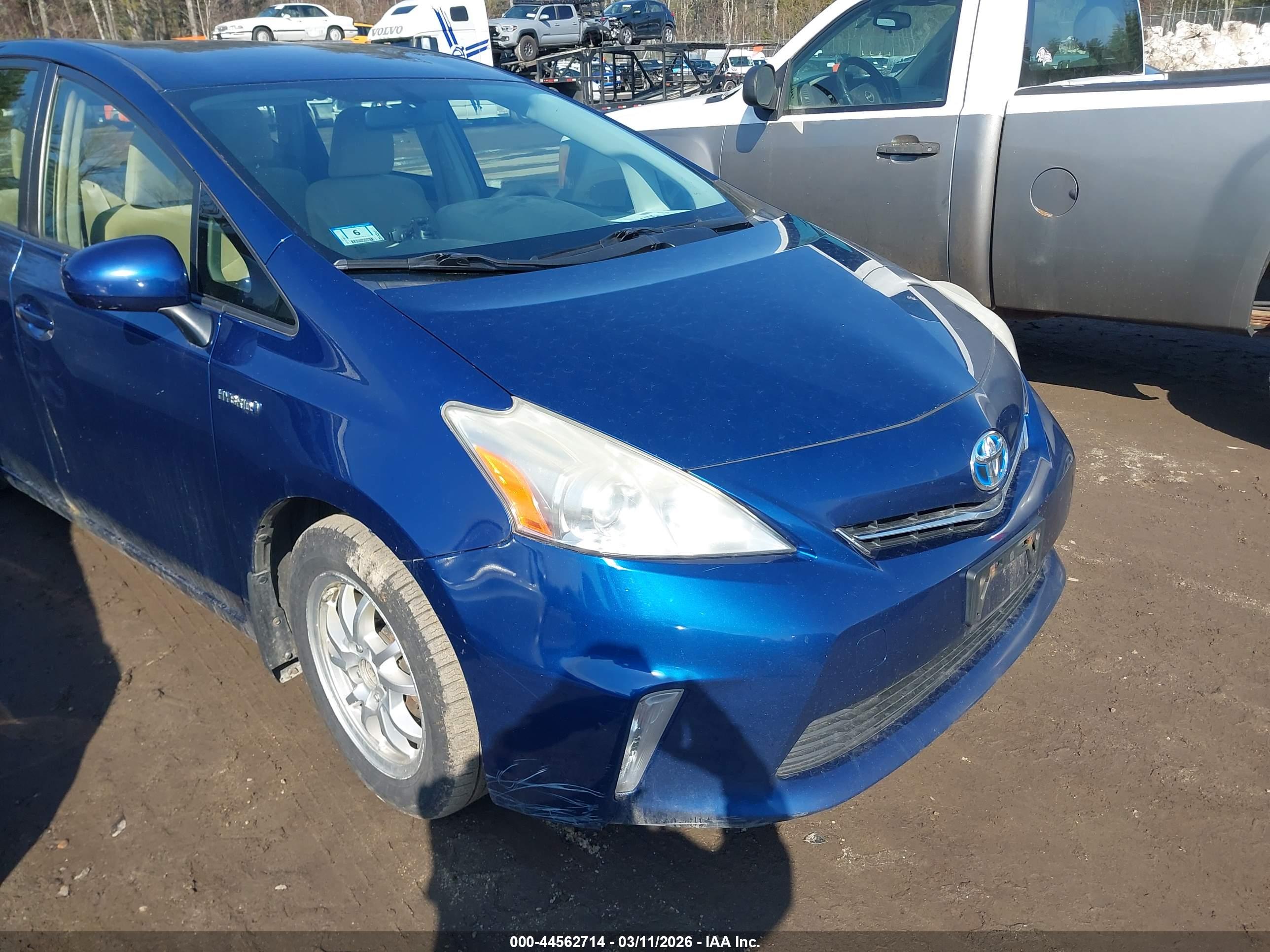 TOYOTA PRIUS image 6