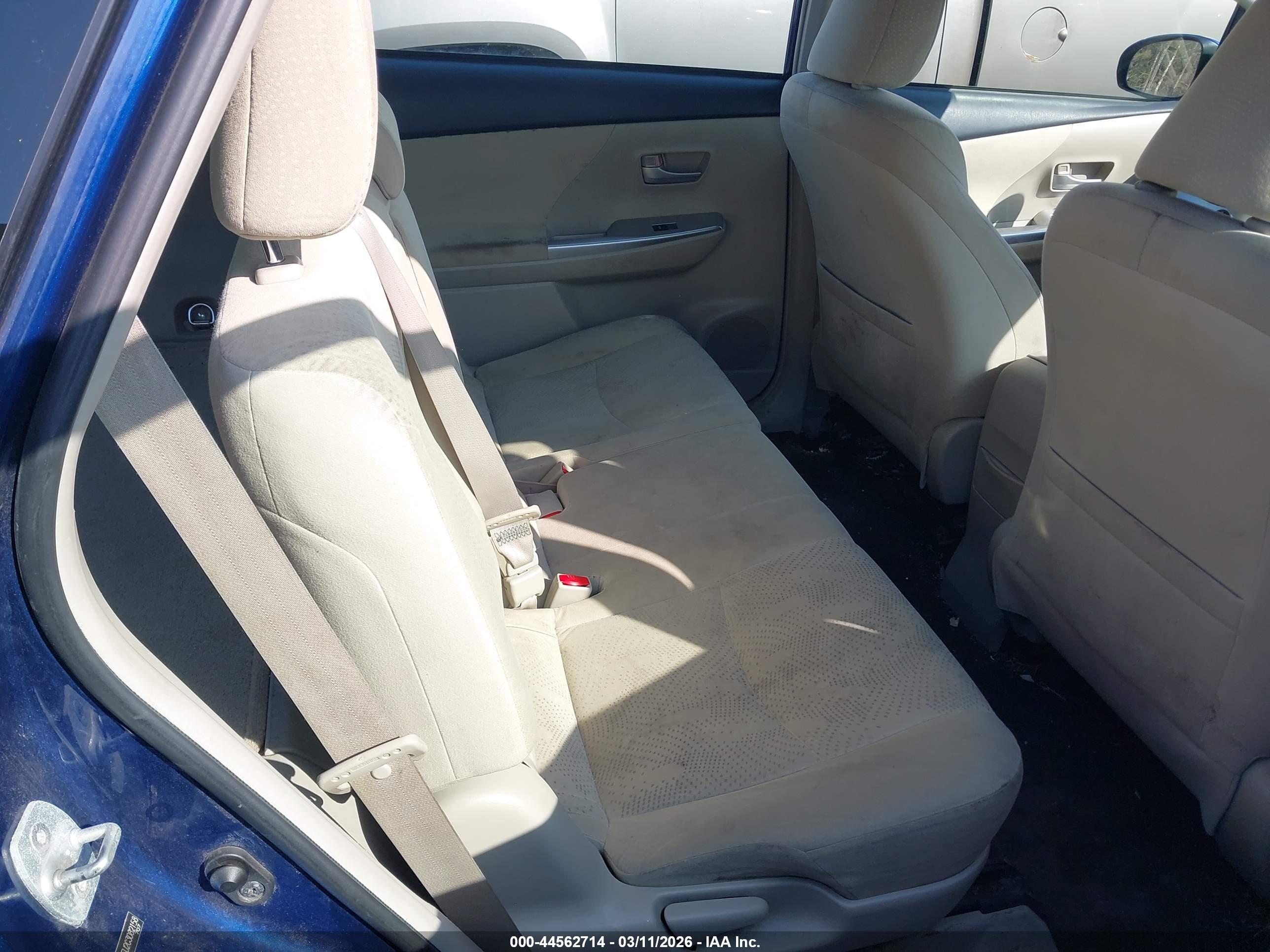 TOYOTA PRIUS image 8