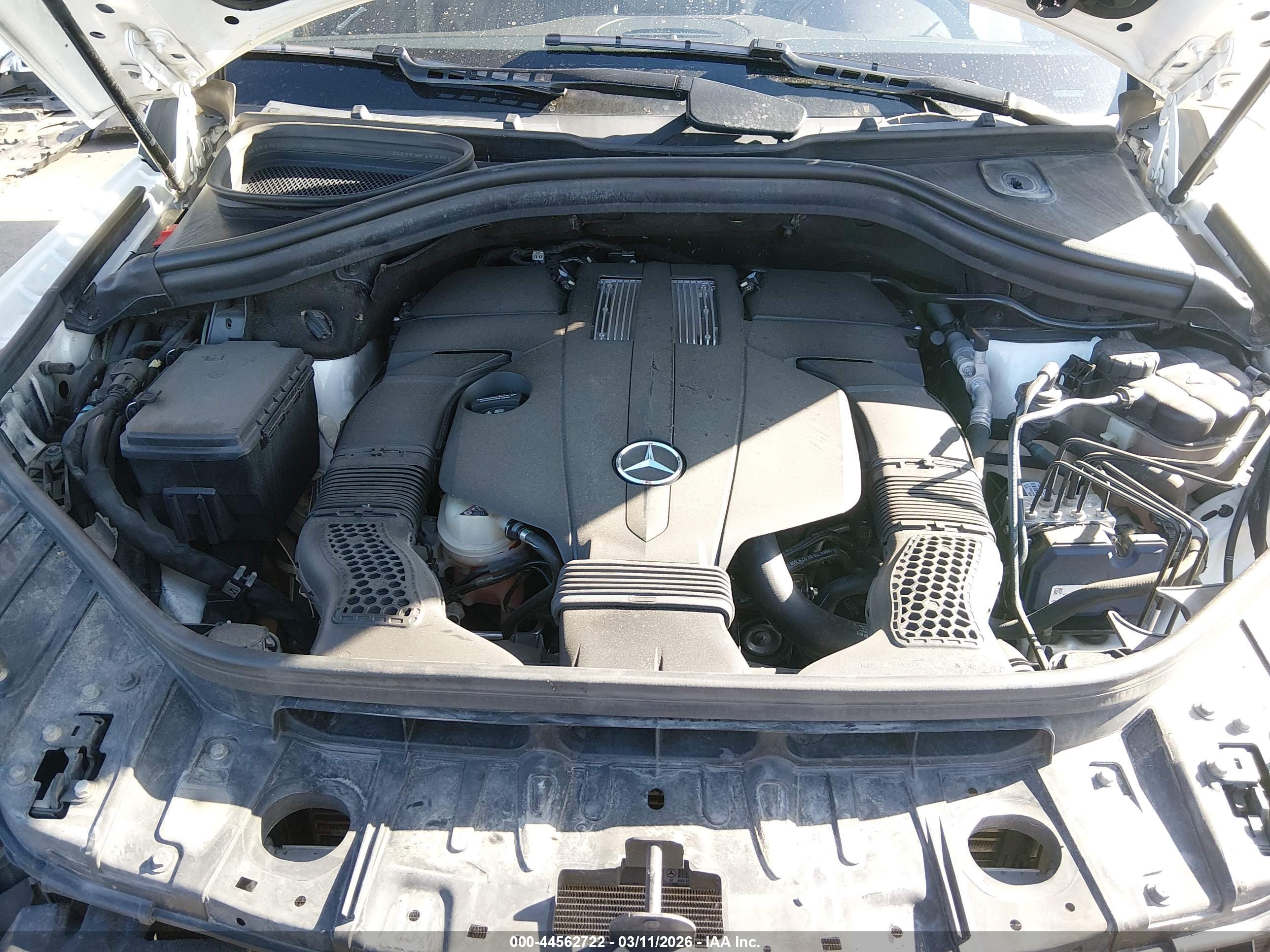 MERCEDES-BENZ GLS image 10