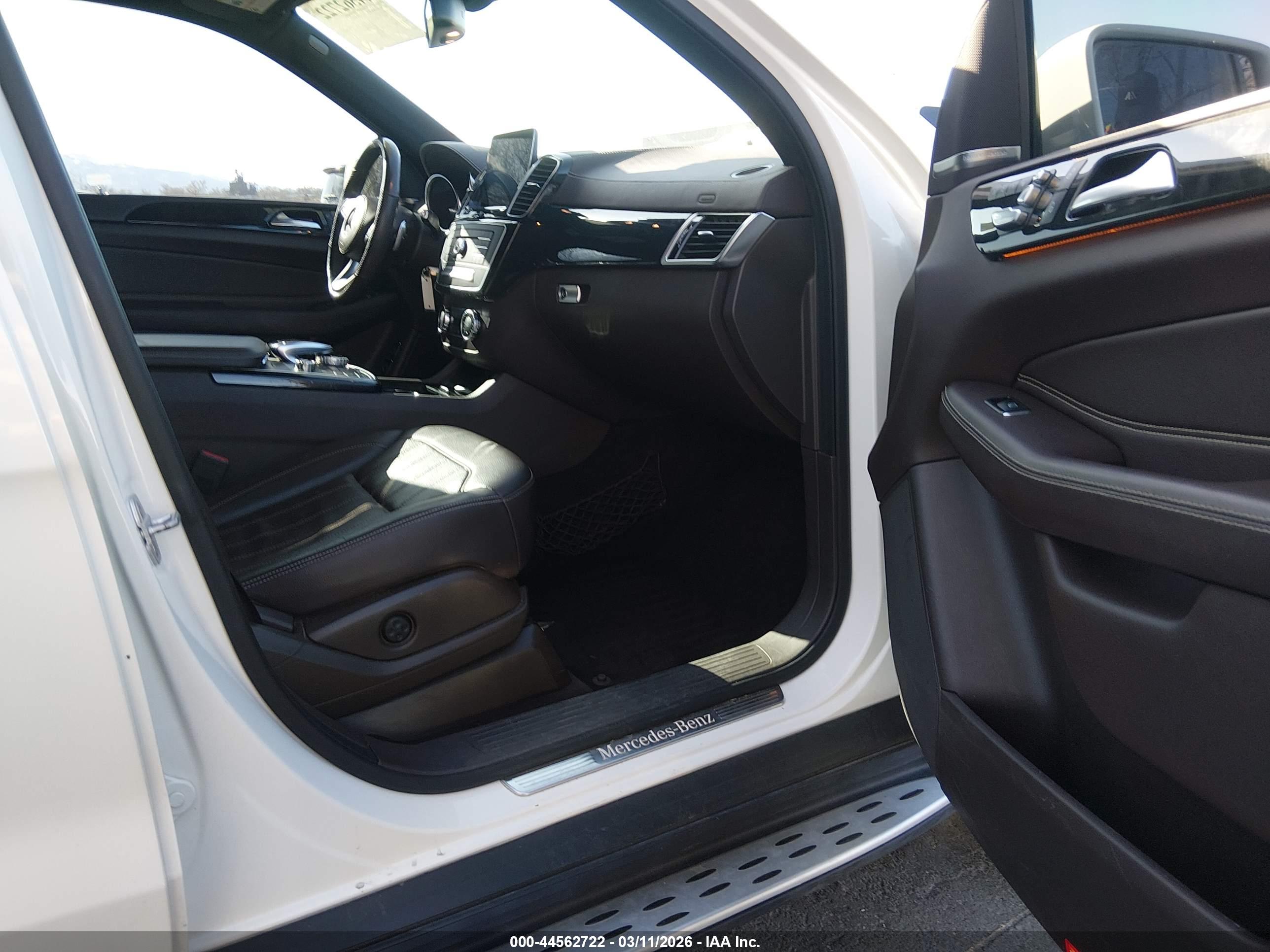 MERCEDES-BENZ GLS image 5