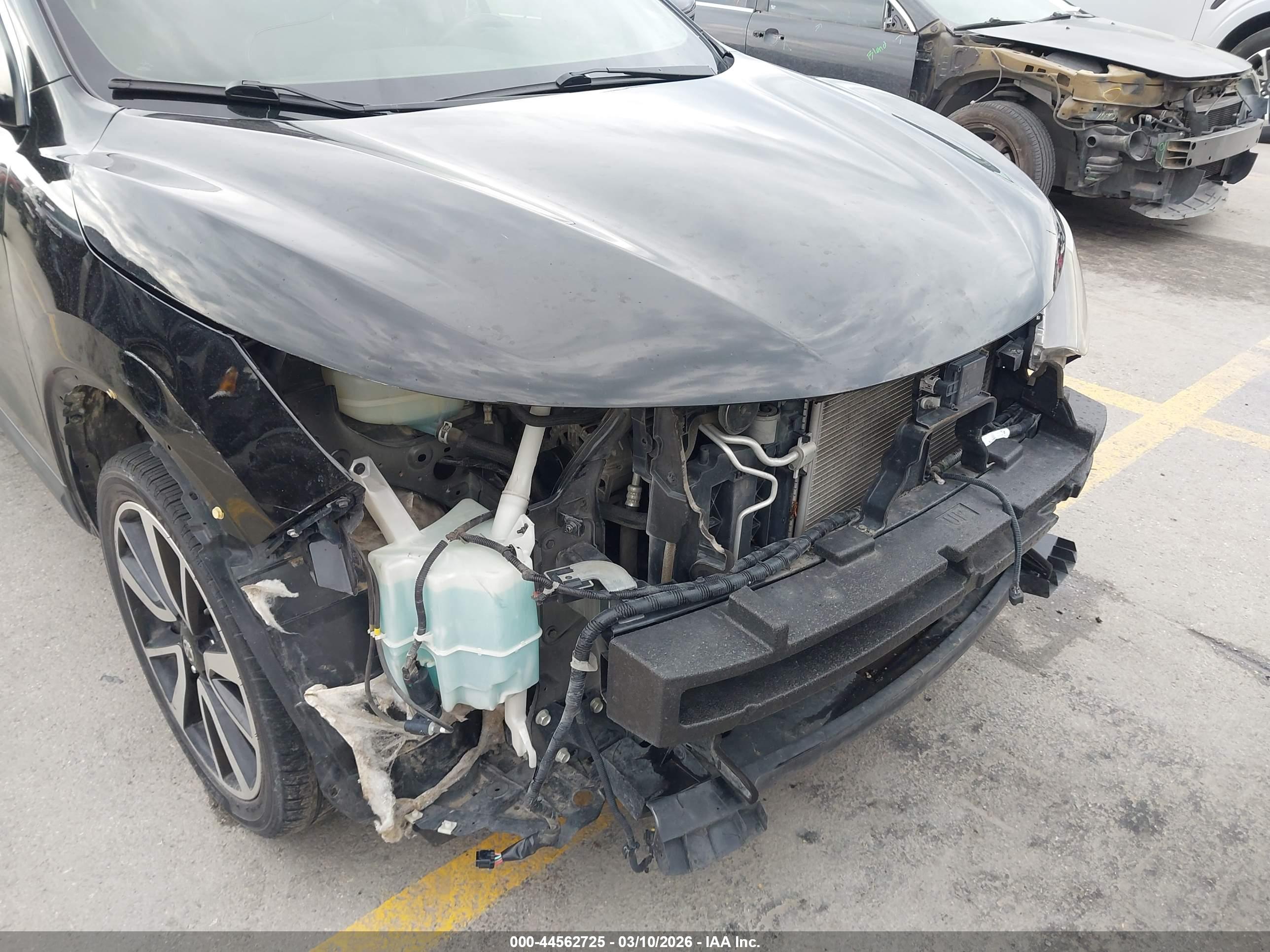 NISSAN ROGUE image 6