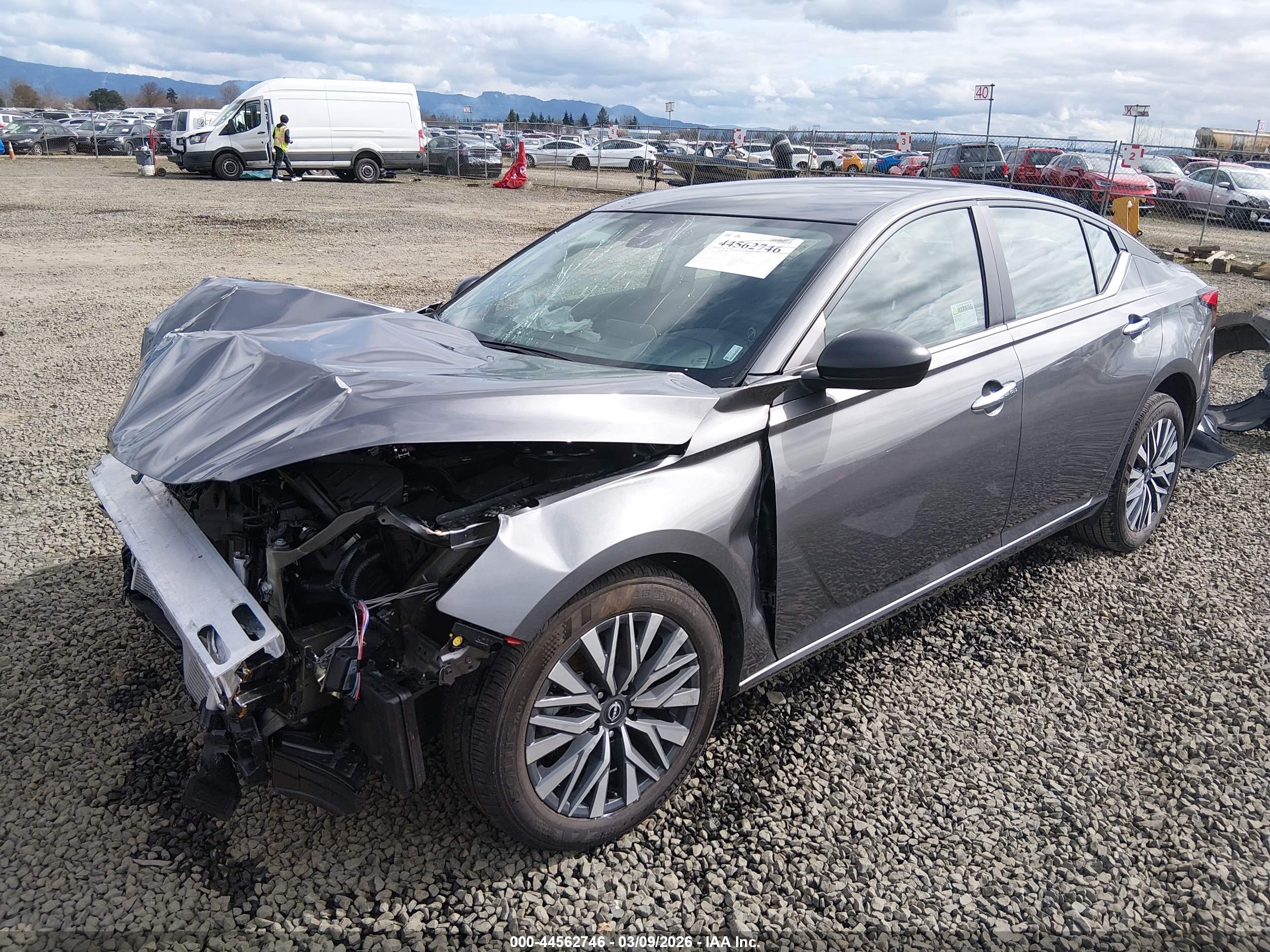 NISSAN ALTIMA image 2