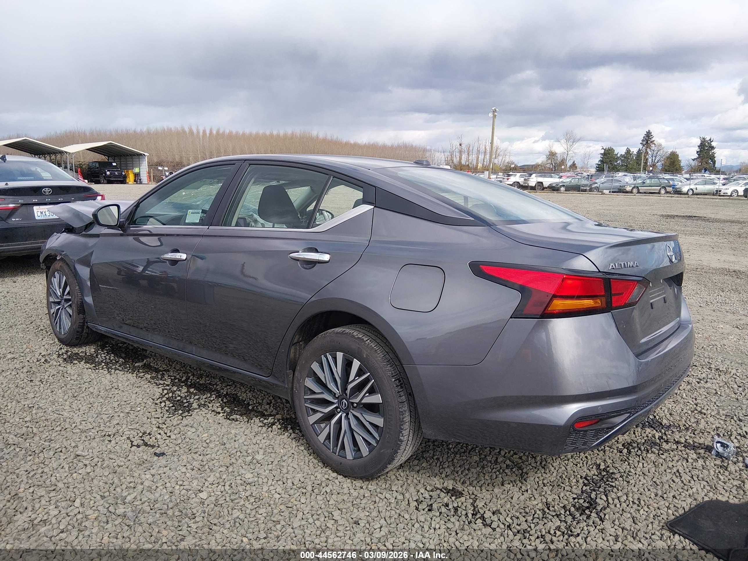 NISSAN ALTIMA image 3