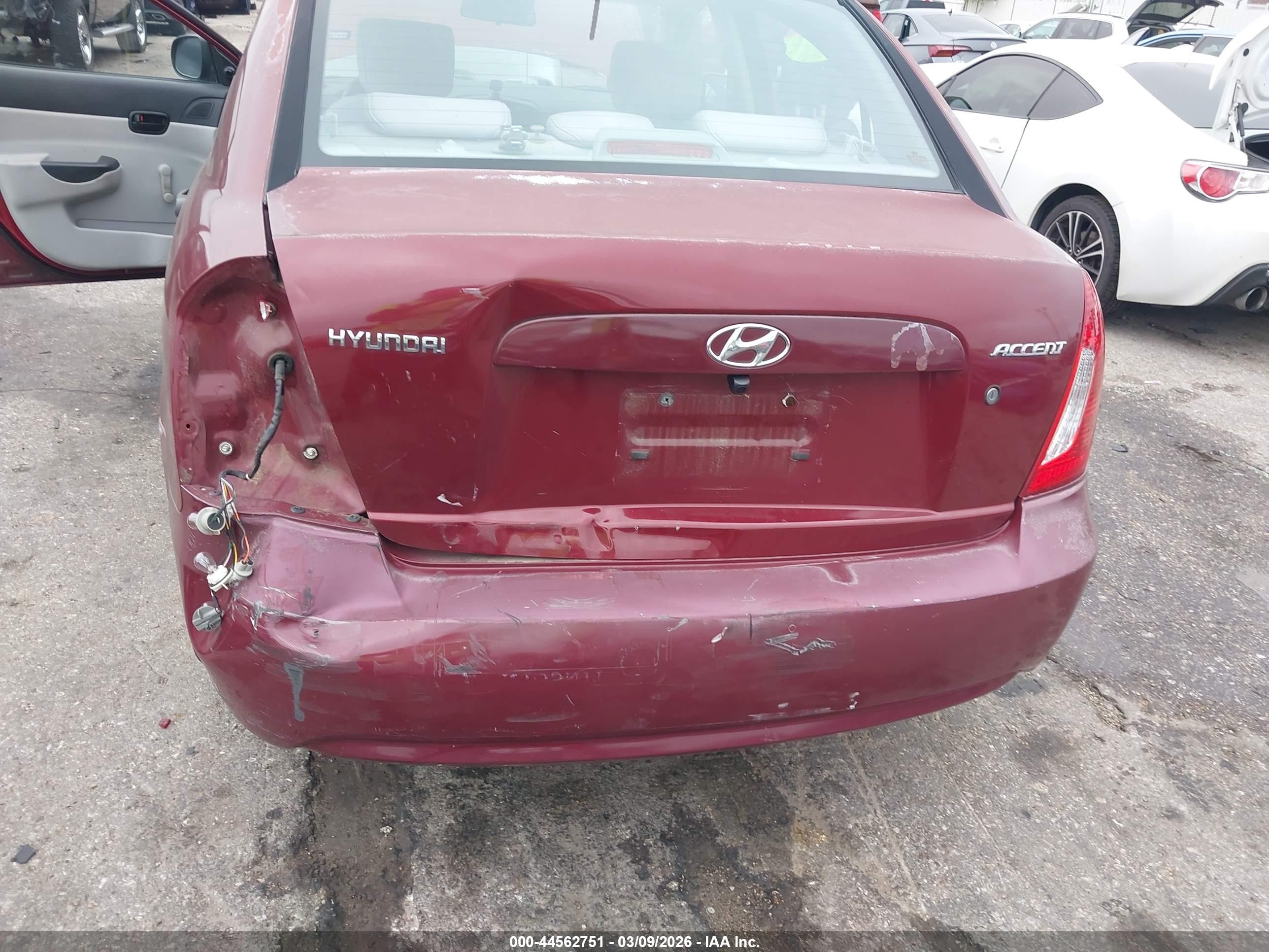 HYUNDAI ACCENT image 6