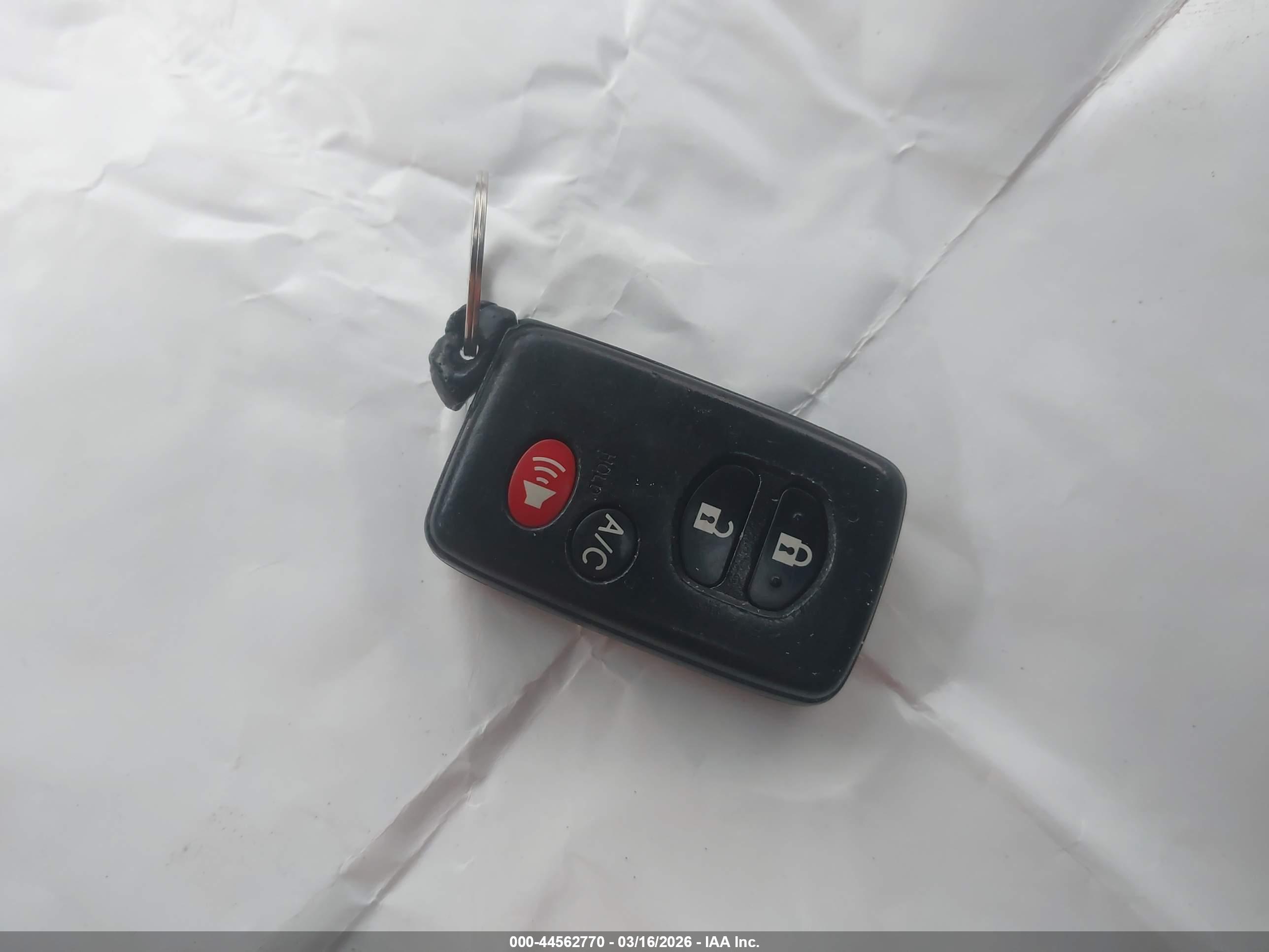 TOYOTA PRIUS image 11