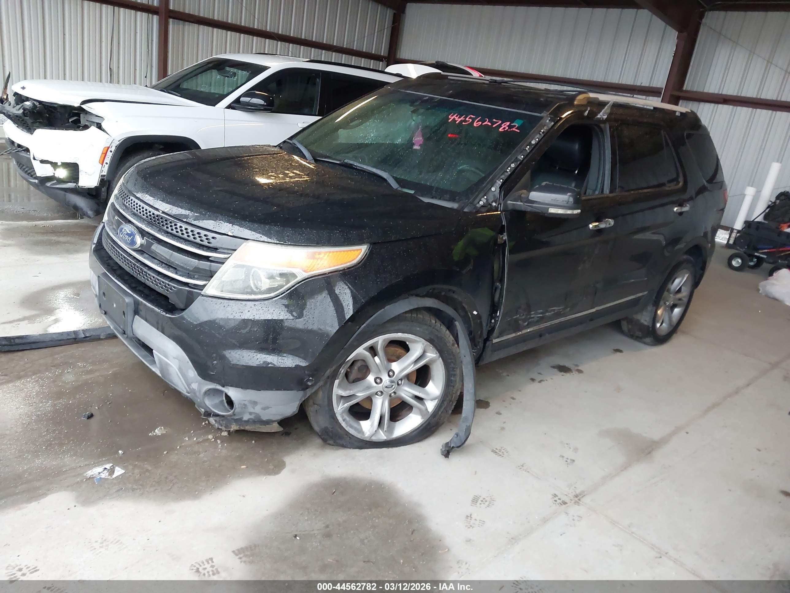 FORD EXPLORER image 2