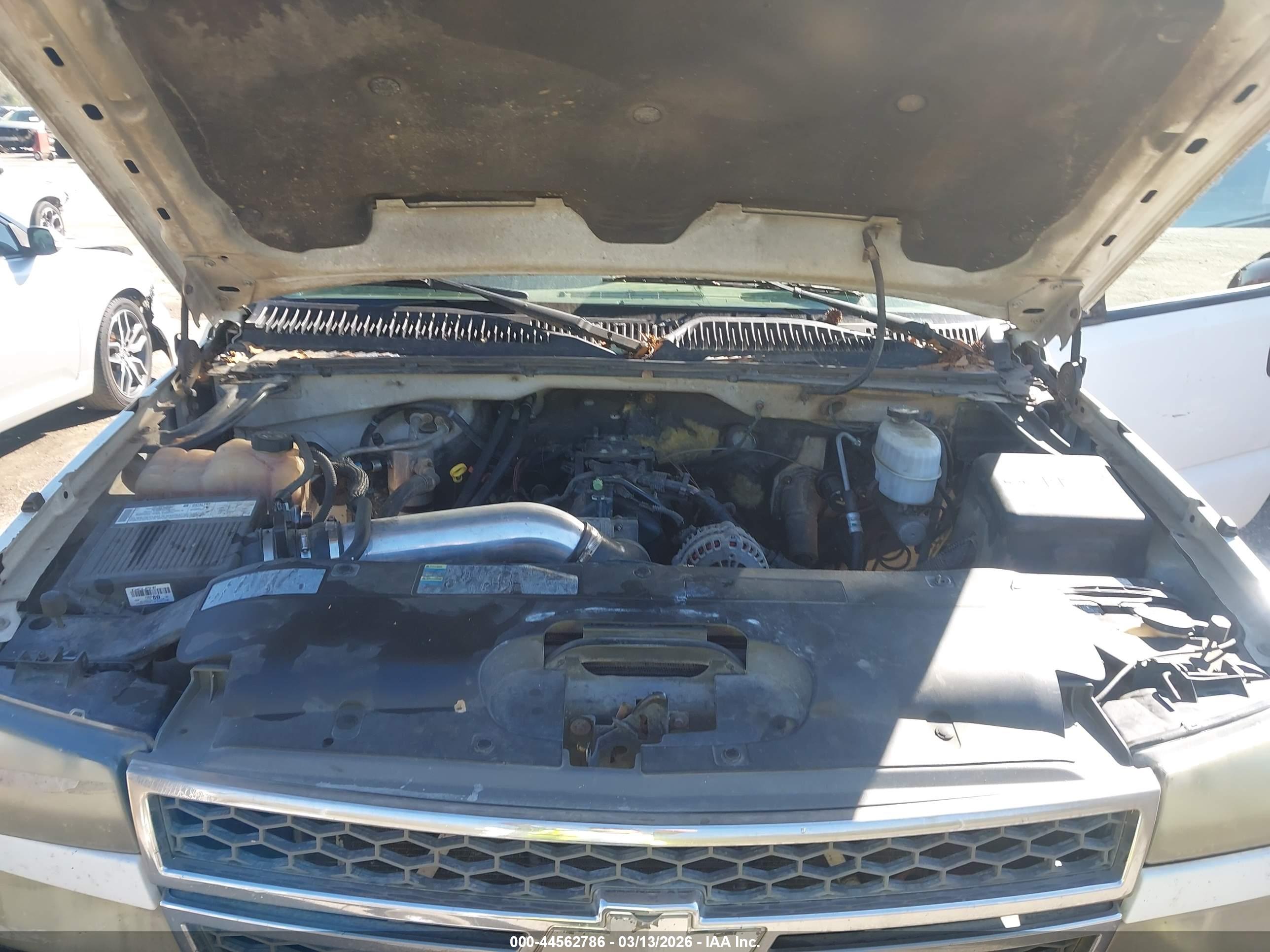 CHEVROLET SILVERADO image 10